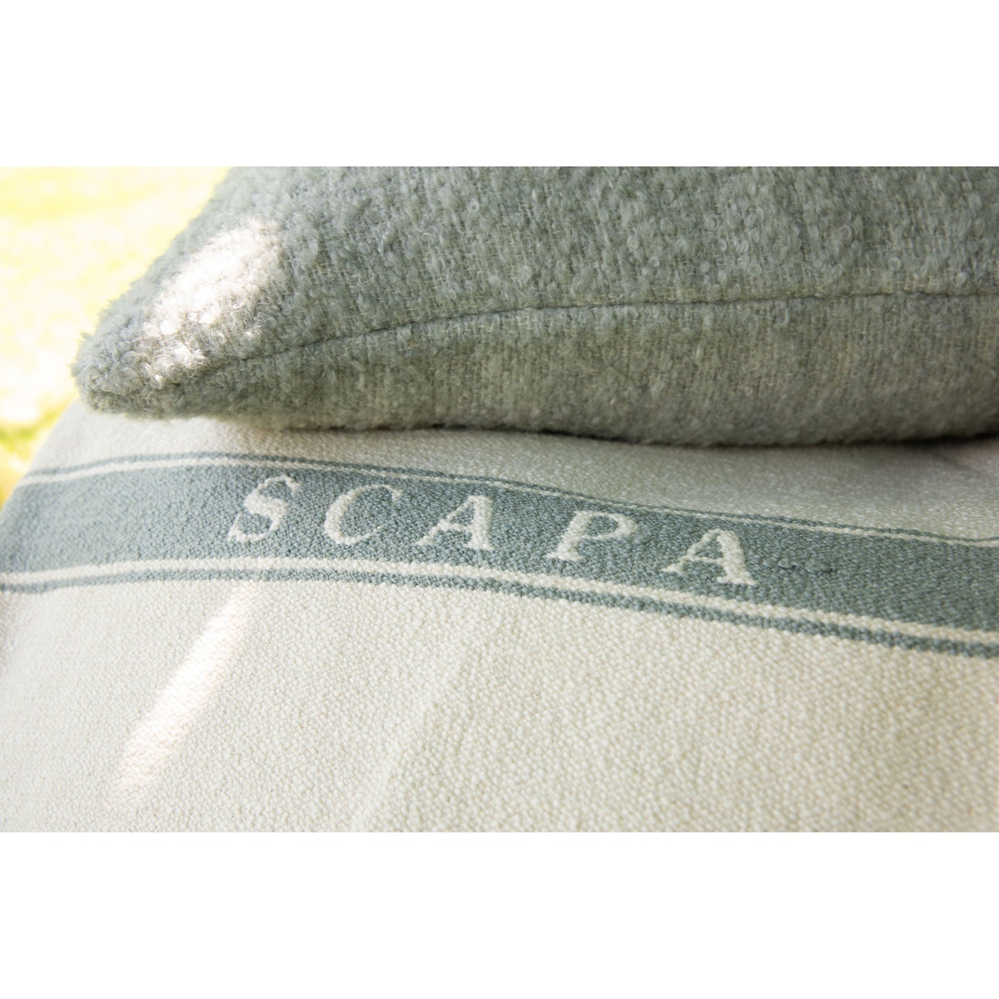 Scapa_Home_Monza_Alpone_grey_garden_setting