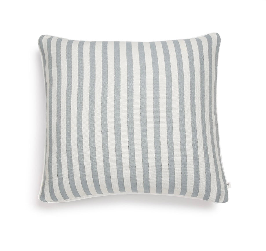 Scapa Home buitenkussen ‘Rimini’ in medium blauw witte streep 60 x 60 cm