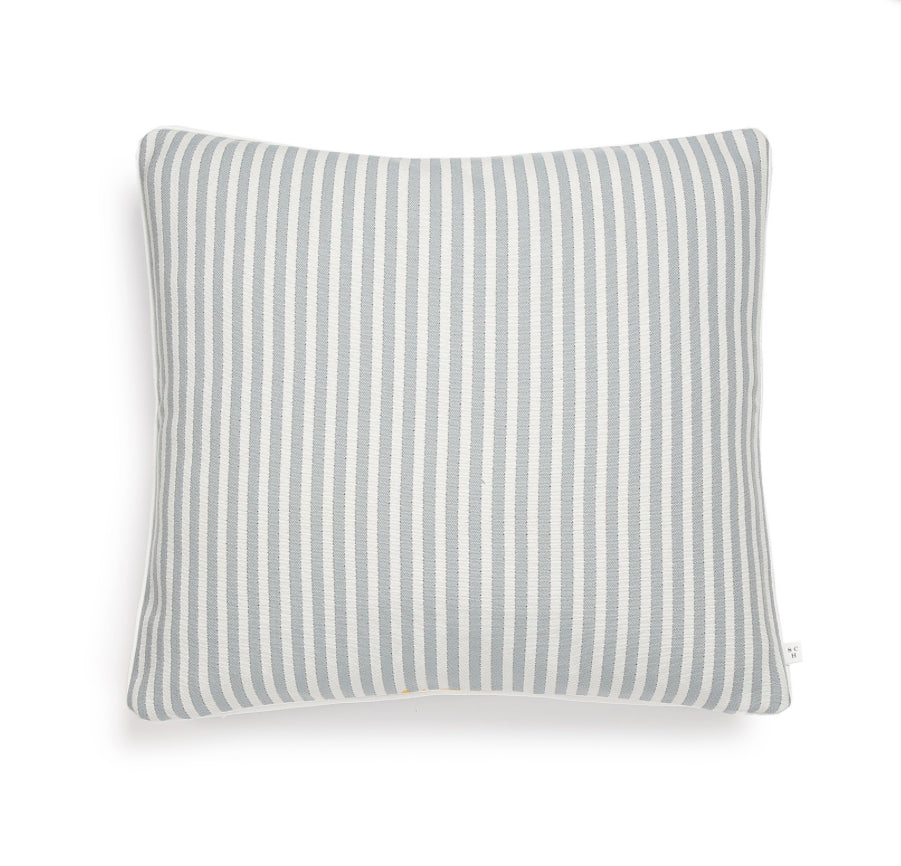 Scapa Home buitenkussen ‘Rimini’ in smalle blauw witte streep 60 x 60 cm