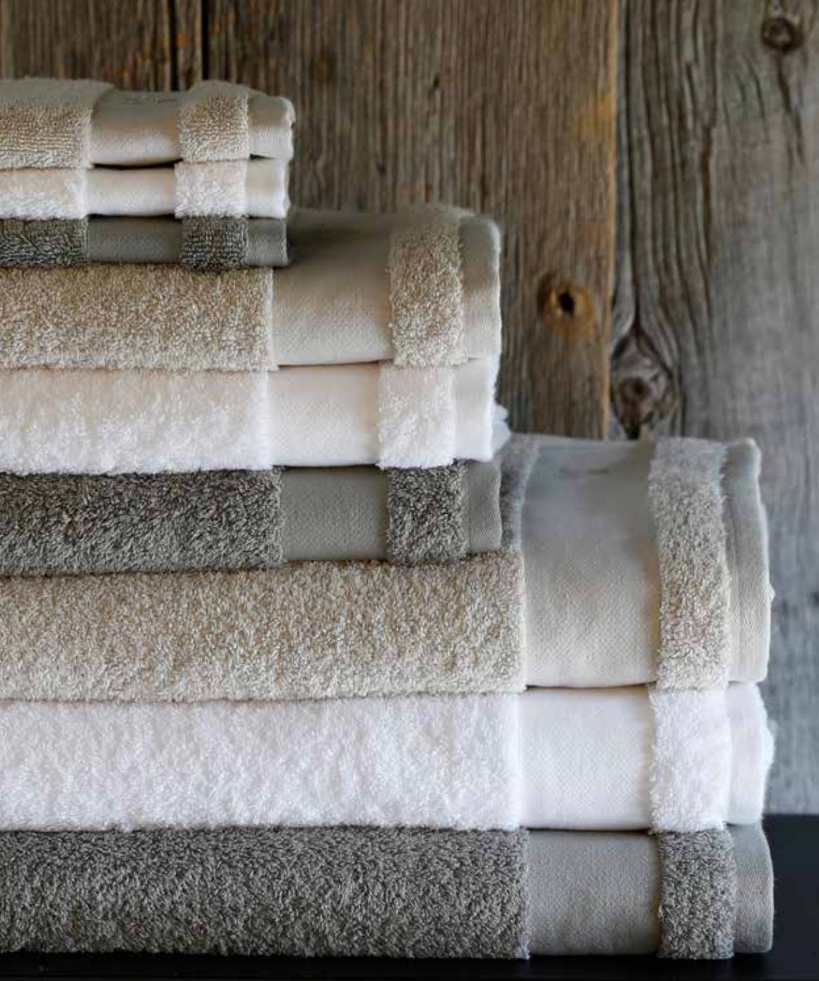 Scapa Home handdoek Roma in zand, wit en taupe