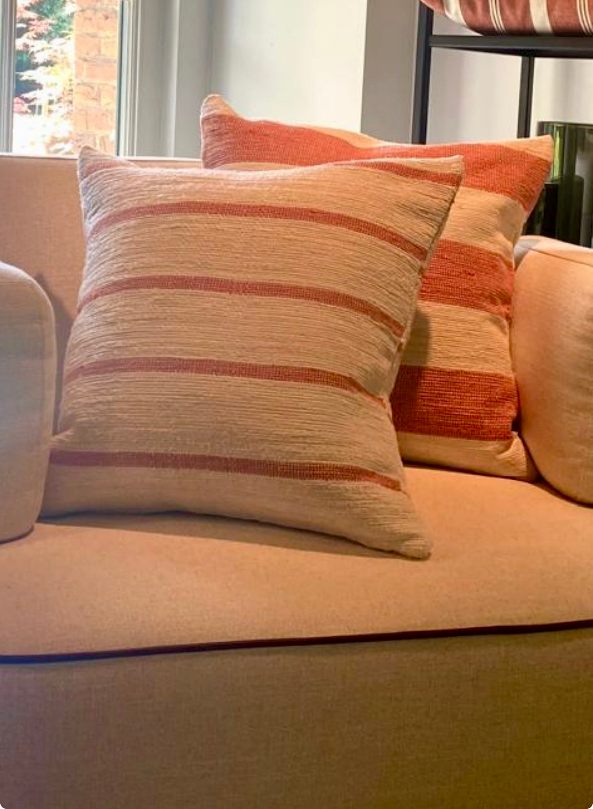 Scapa Home sierkussen 'Nora' in amber en witte streep 50 x 50 cm