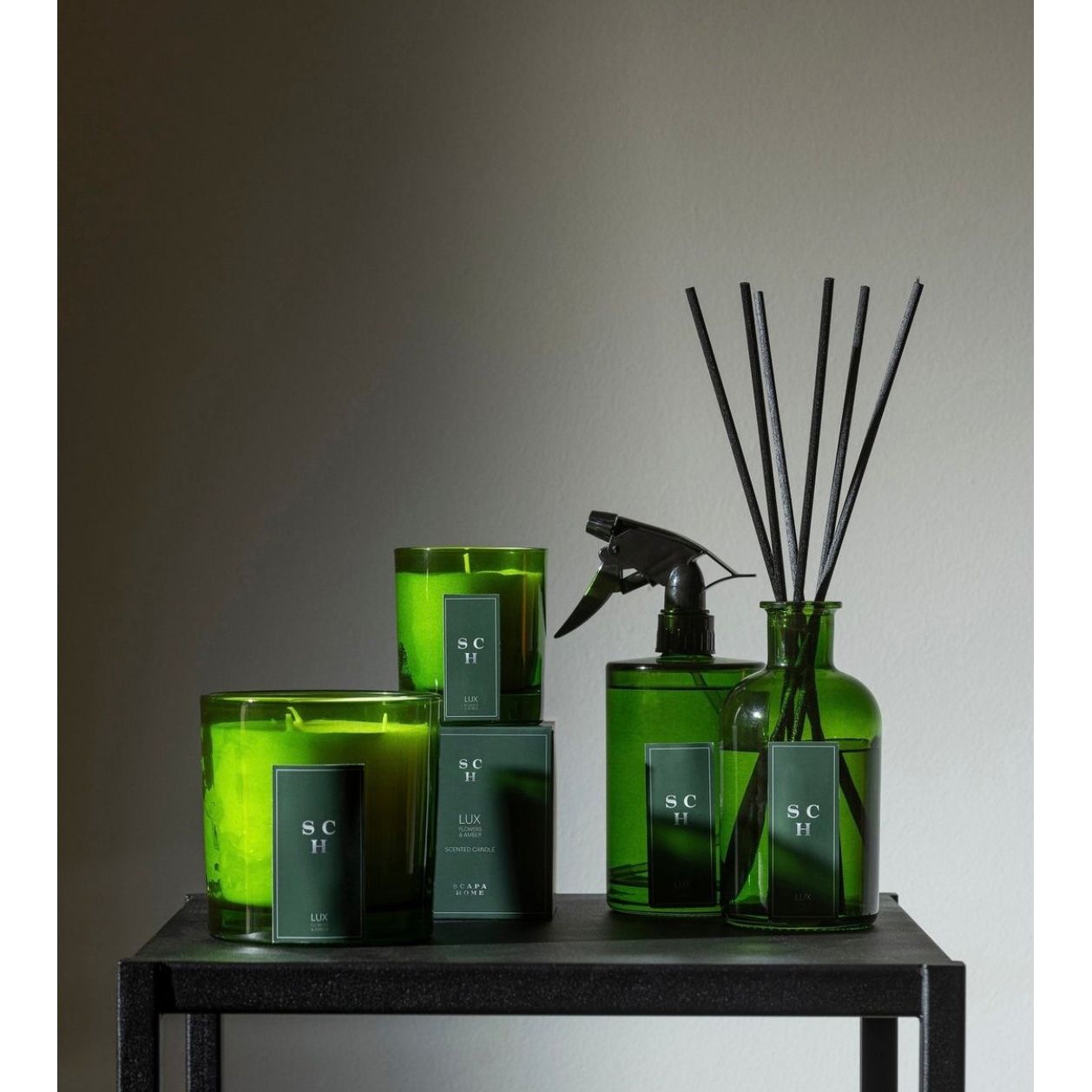 Scapa_Home_Lux_Flowers_and_Amber_table_setting