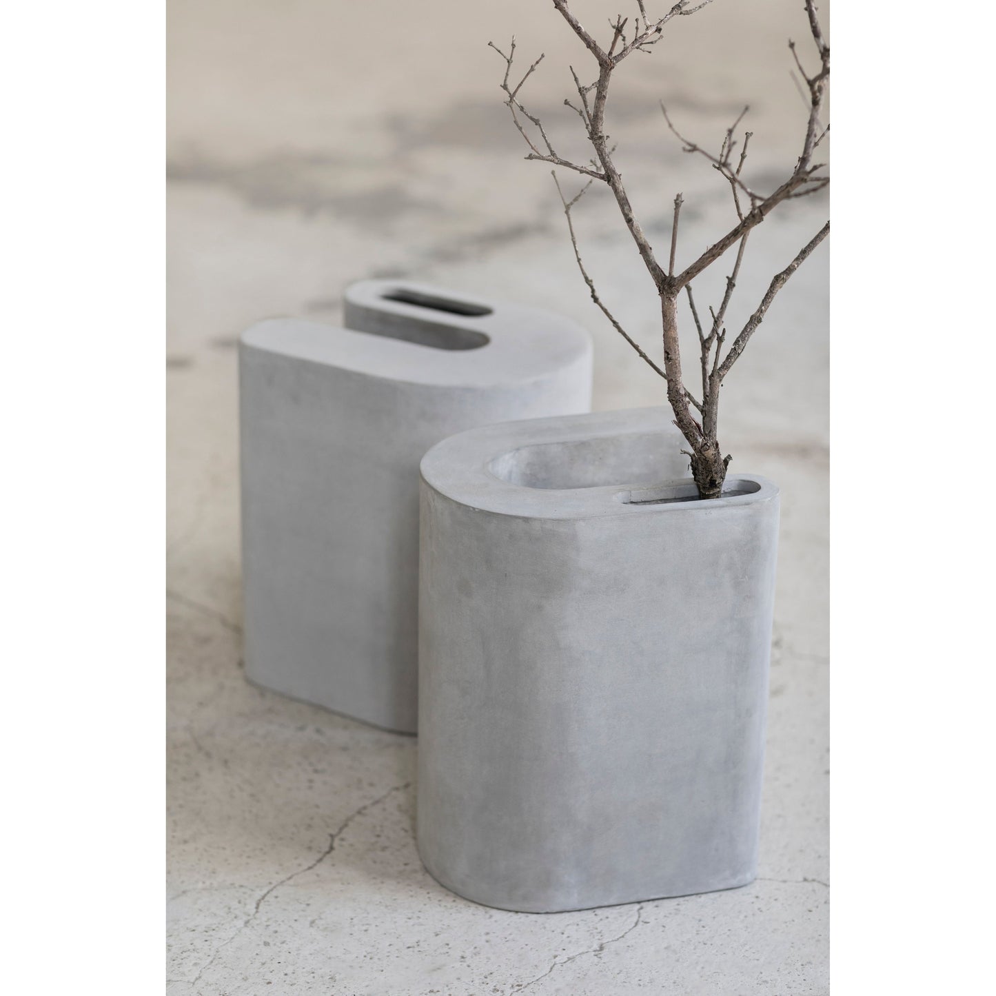 Serax_Stool_SideTable_Concrete_Ux2-FrederickGautier