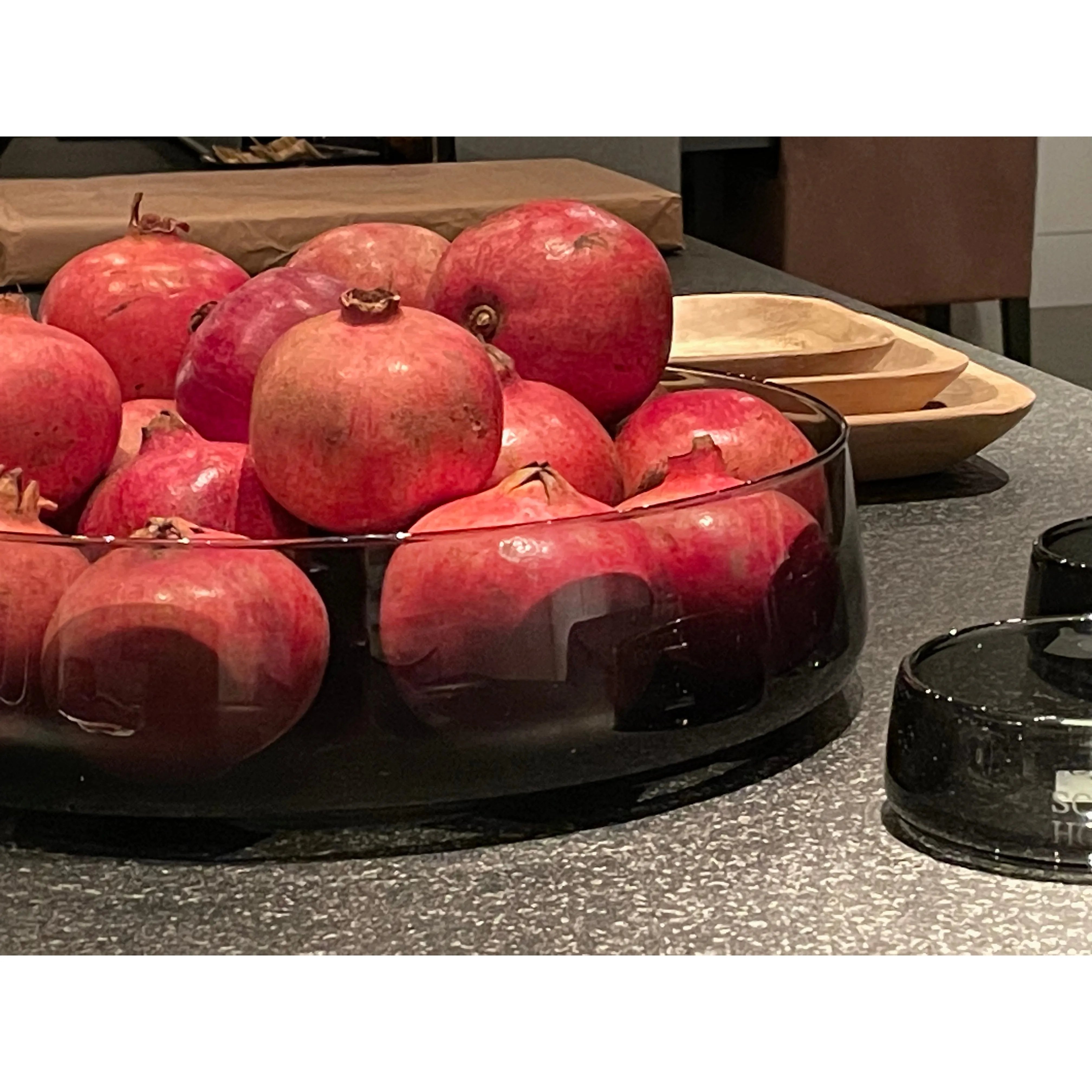Scapa_Home_glass bowl_flow_large_anthracite_worktop_setting Scapa_Home_glass bowl_flow_large_anthracite_worktop_setting