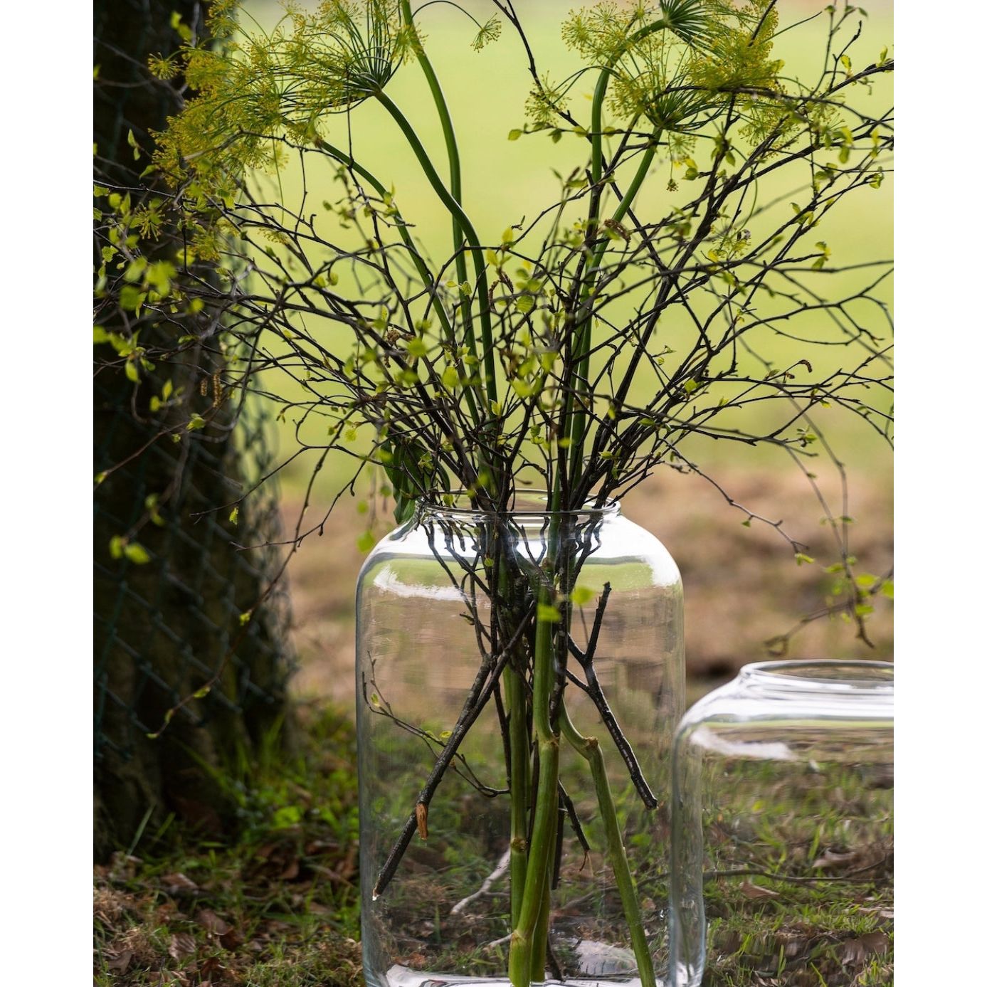 Scapa_Home_glass vase_lily_transparant_outdoor_setting