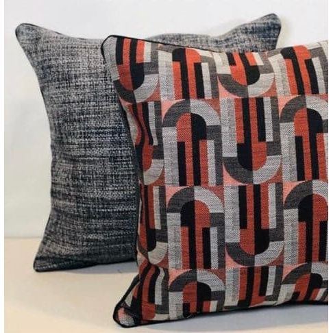 hermes_metaphores_cushions_red_grey hermes_metaphores_cushions_red_grey
