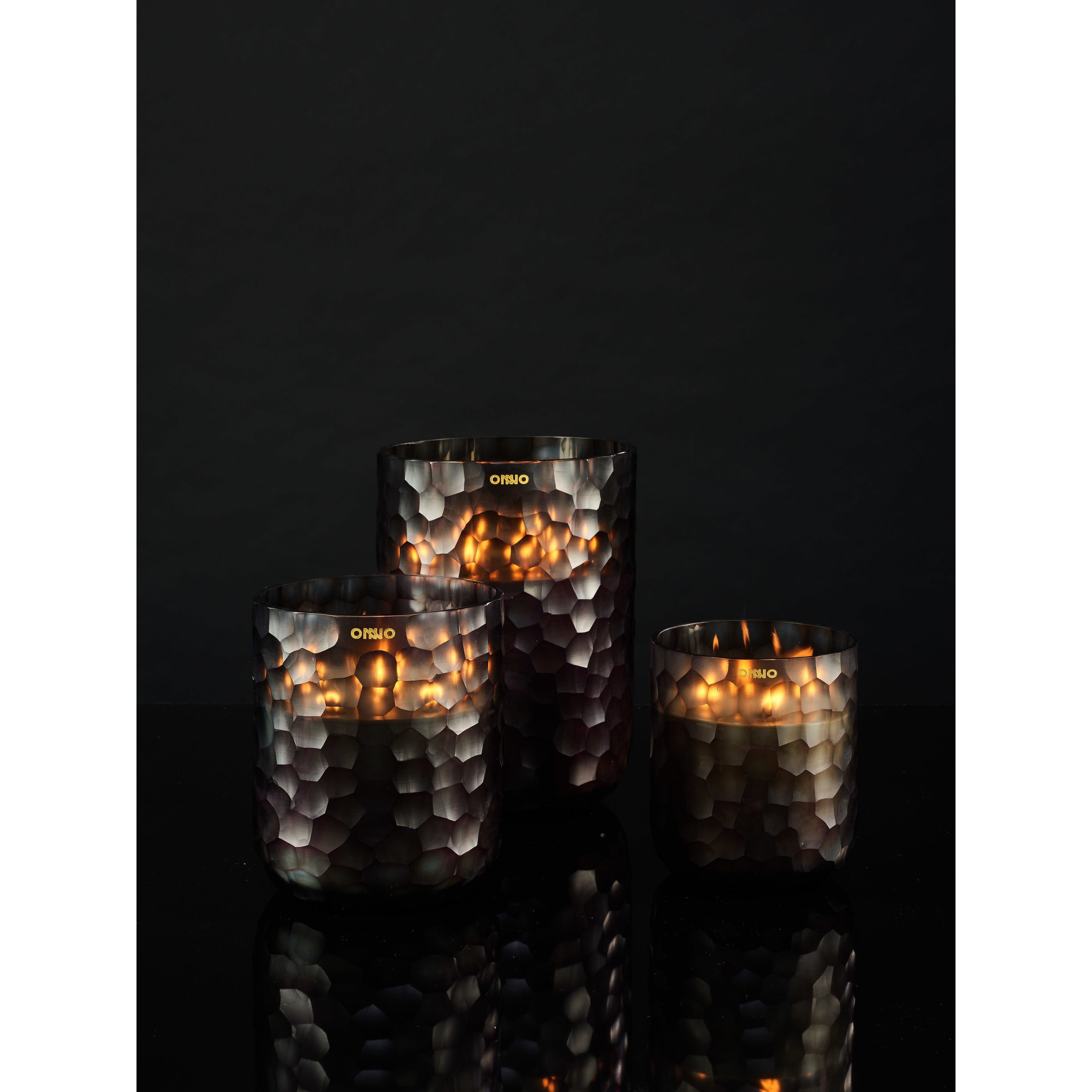 ONNO brandende luxe geurkaarsen Eternal_Ginger_Fig set indoor setting