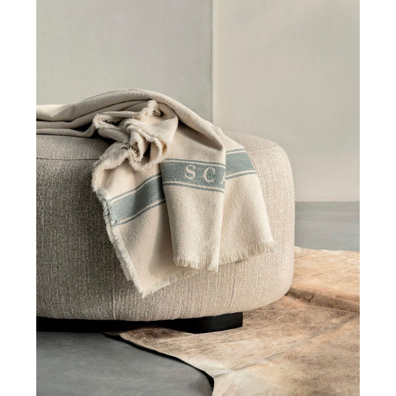 Scapa_Home_plaid_Monza_grey_pouf_setting