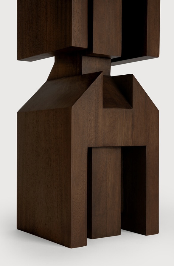 Beeld 'False Idol #6 L' - Levi Hawken - Mahonie middenbruin detail 3 Beeld 'False Idol #6 L' - Levi Hawken - Mahonie middenbruin detail 3