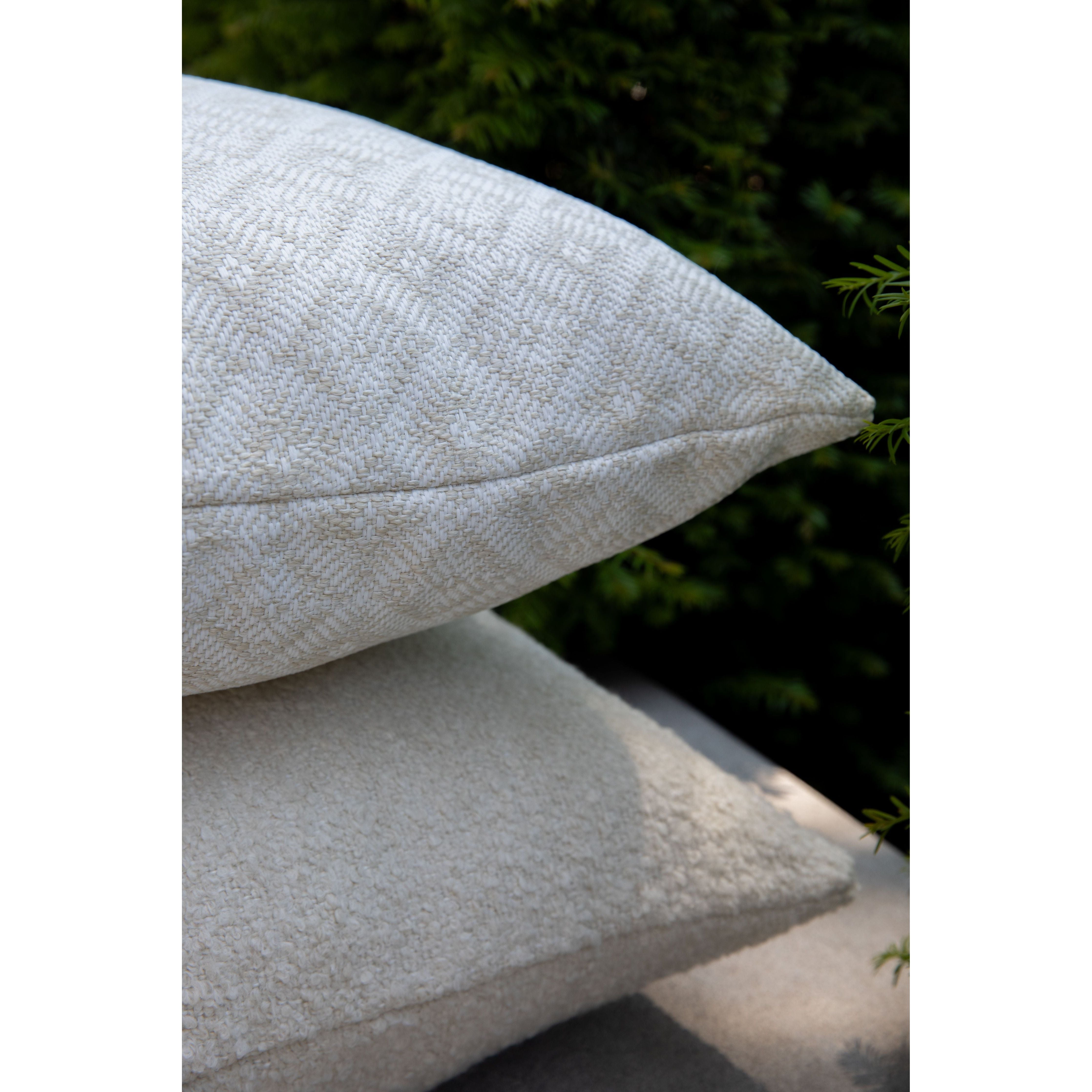 Scapa_Home_outdoor cushions Rossano_off-white_garden_setting Scapa_Home_outdoor cushions Rossano_off-white_garden_setting