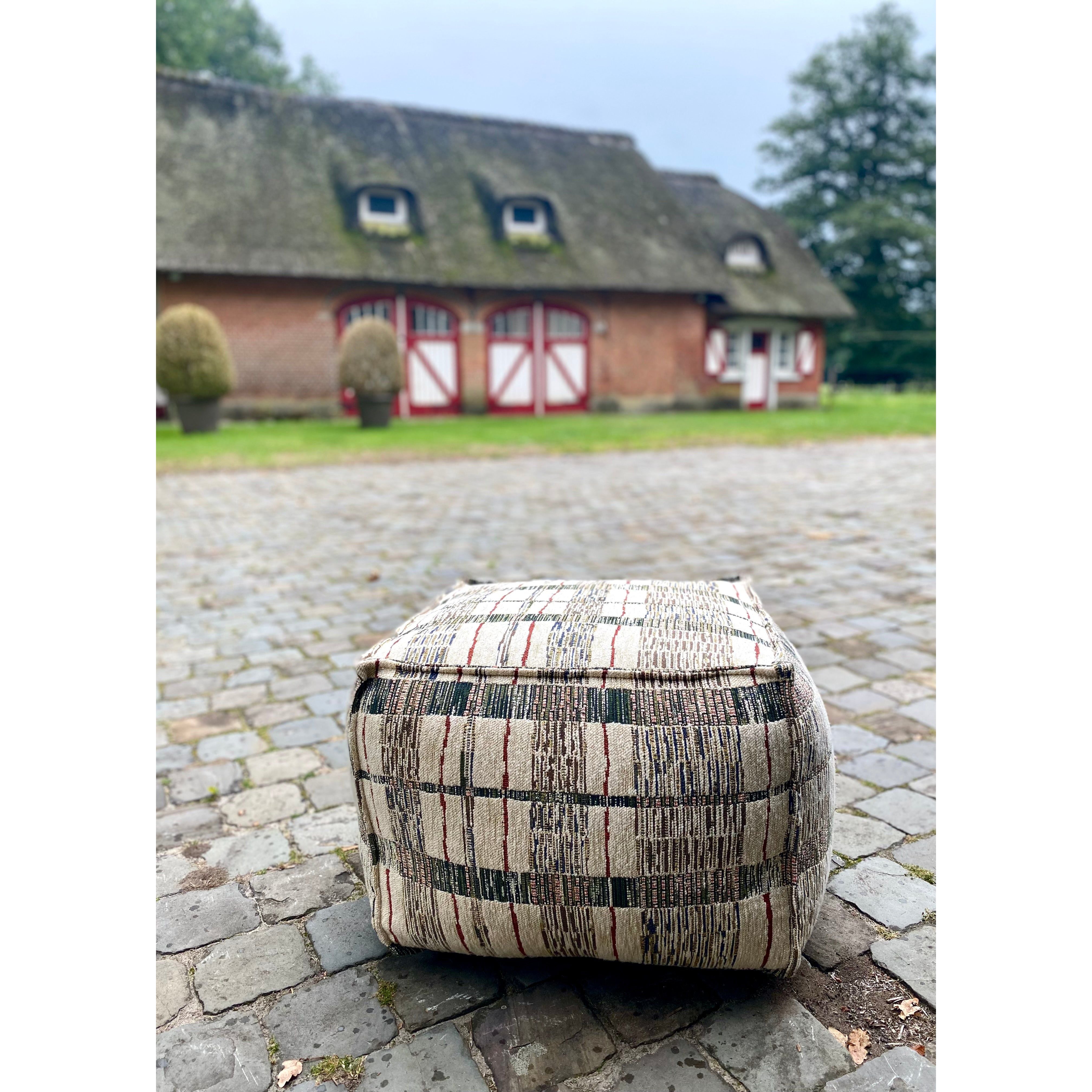 Scapa_Home_pouf_Luke_in_taupe_green_and_bordeaux