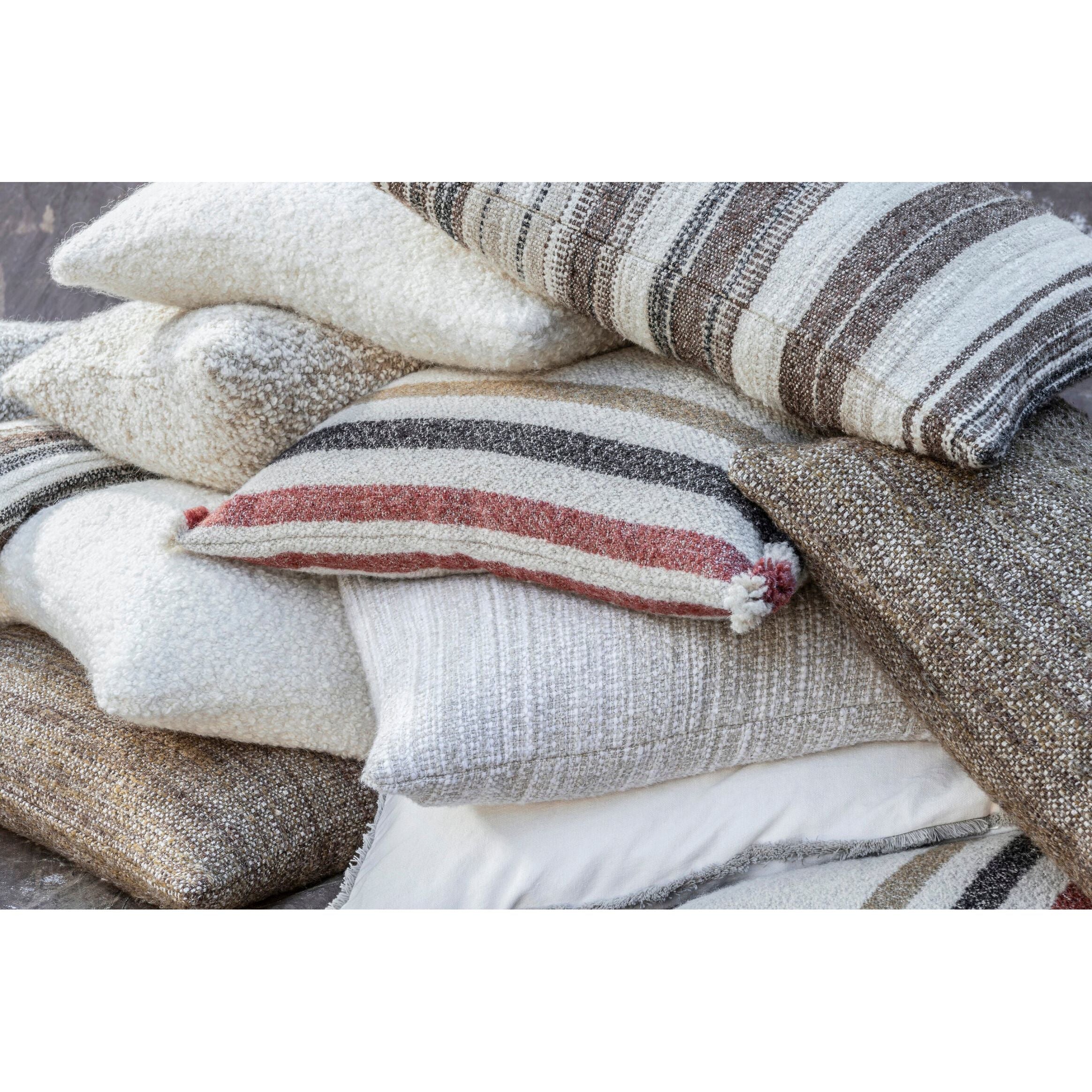 Scapa_Home_sierkushions_Gilford_setting