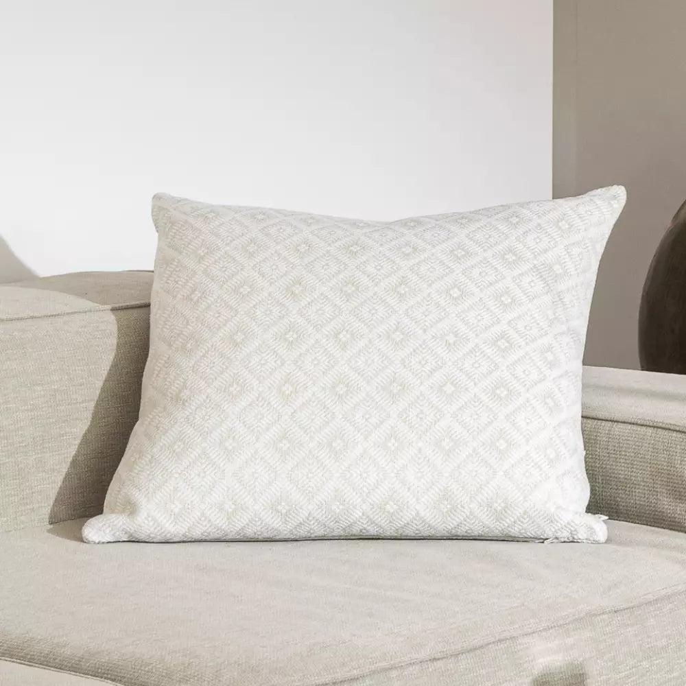 Scapa_Home_Rossano_off_white_kussen_sfeer Scapa_Home_Rossano_off_white_kussen_sfeer