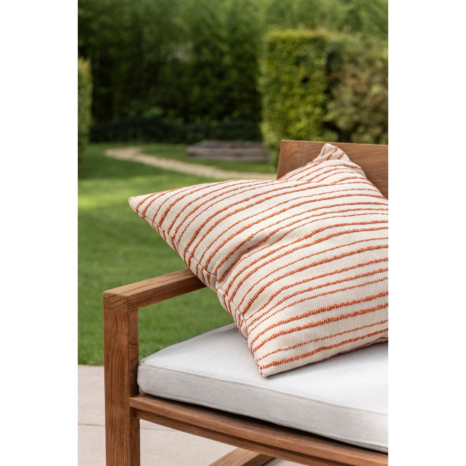 Scapa_Home_marino_kussen_amber_close_up_sfeer