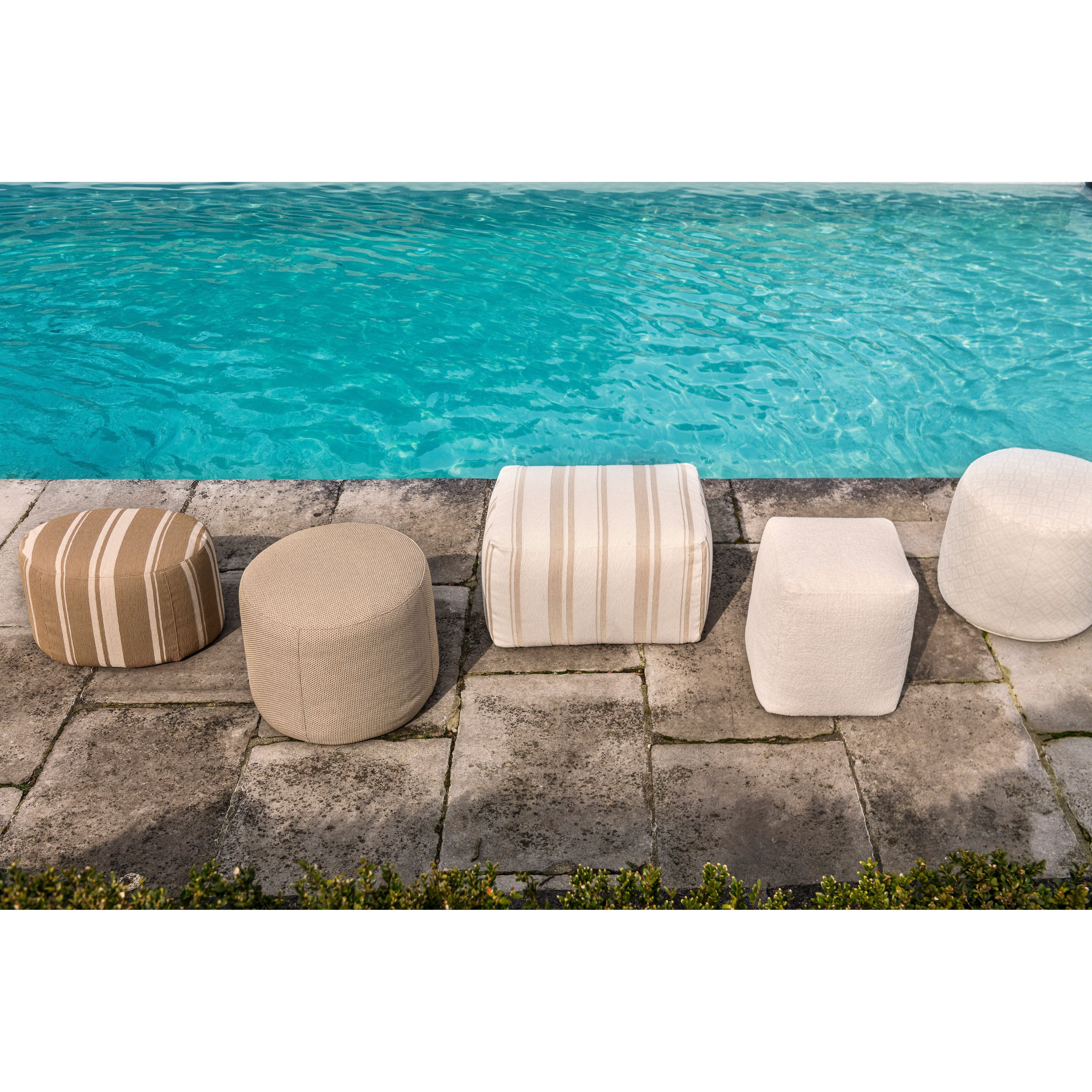 Scapa_Home_outdoor_poufs_Thasos ambiance_pool
