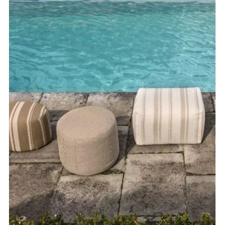 Scapa_Home_outdoor_poufs_Thasos sfeer_zwembad