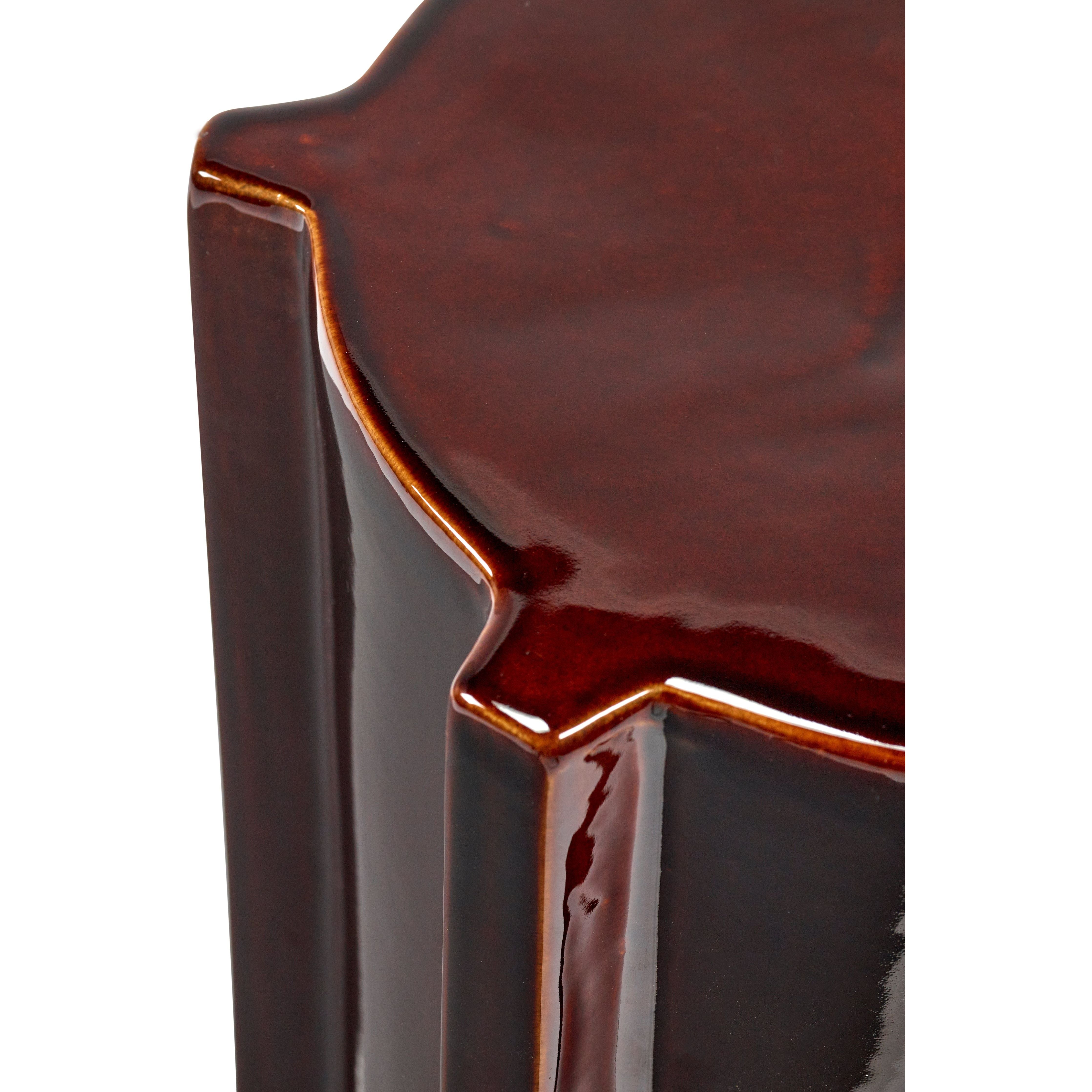 Serax_keramisch_krukje_in_donker_rood__detail Pawn_Marie_Michielsen