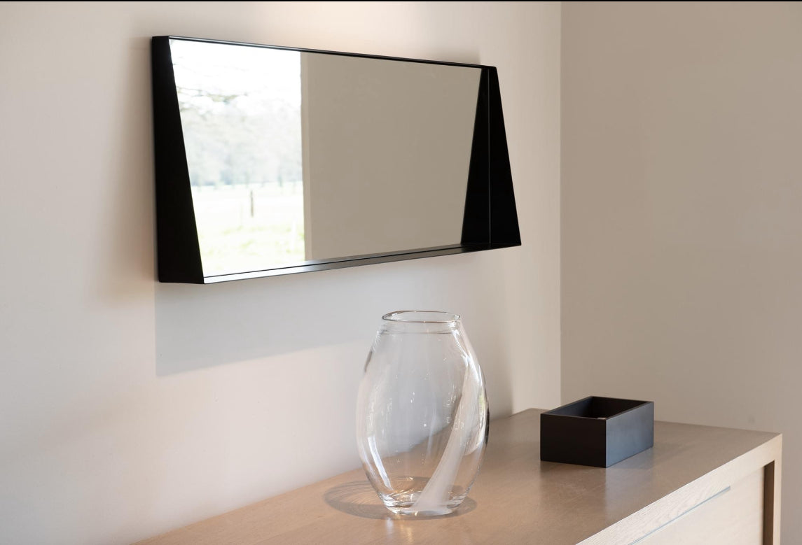 Scapa Home horizontale metalen wand spiegel â€˜Ledgeâ€™ boven console