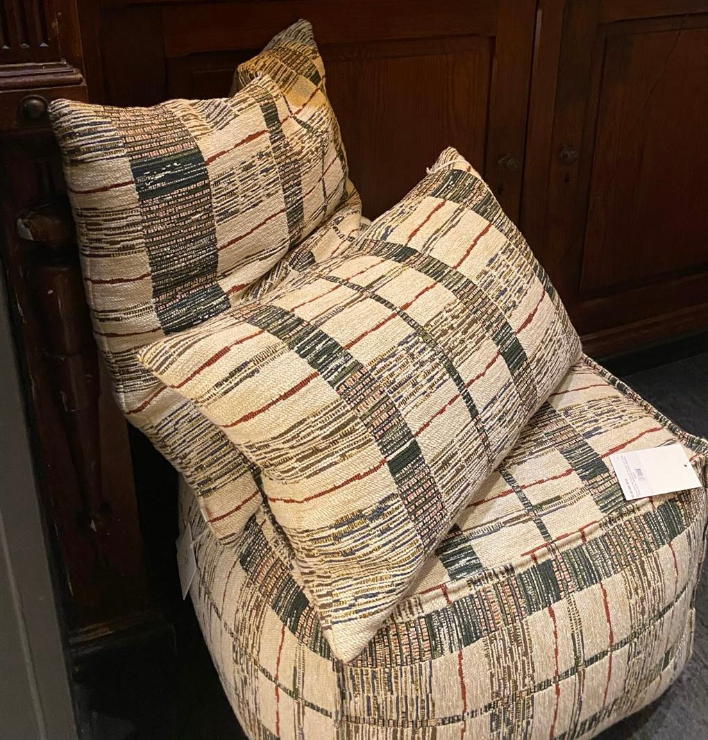 Scapa Home poefje â€˜Lukeâ€™ met sierkussens Perth