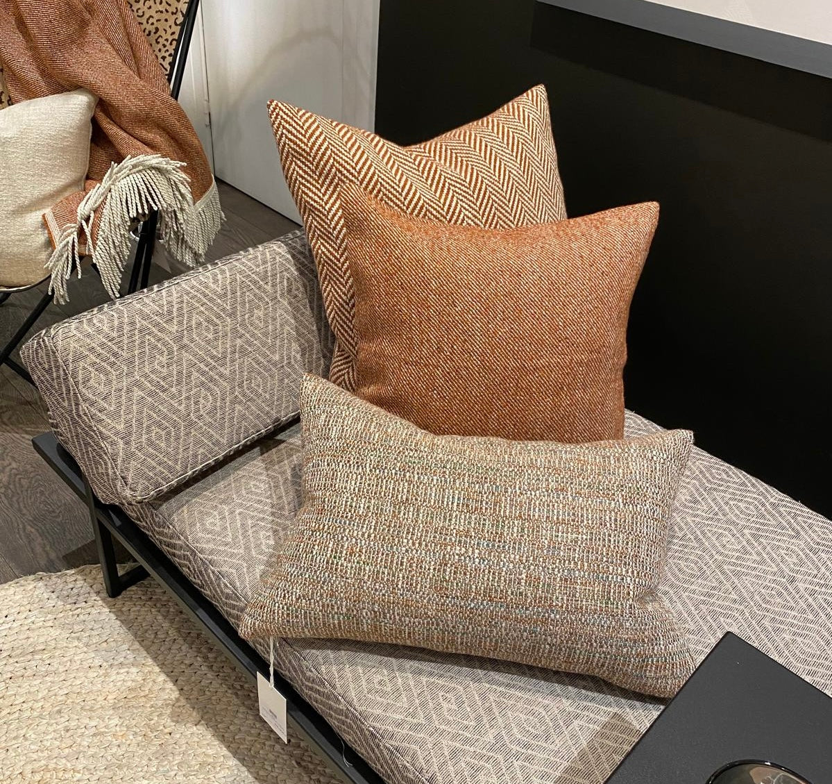 Scapa Home vierkant sierkussen â€˜Alton' 'Solin' en 'Brampton' in amber