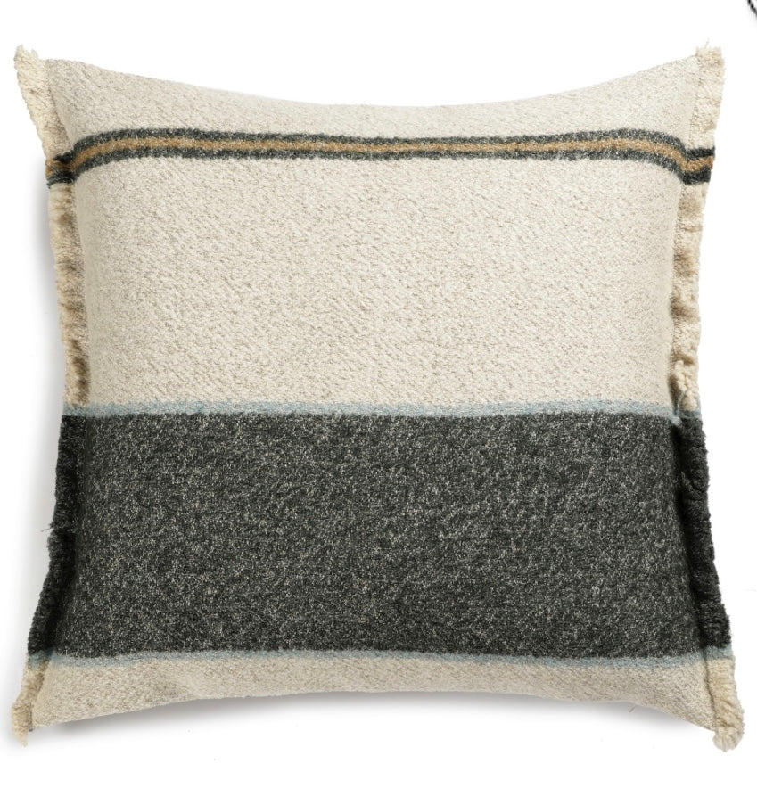 Scapa Home vierkant sierkussen 'Gilford' zand met groen en blauw Scapa Home vierkant sierkussen 'Gilford' zand met groen en blauw