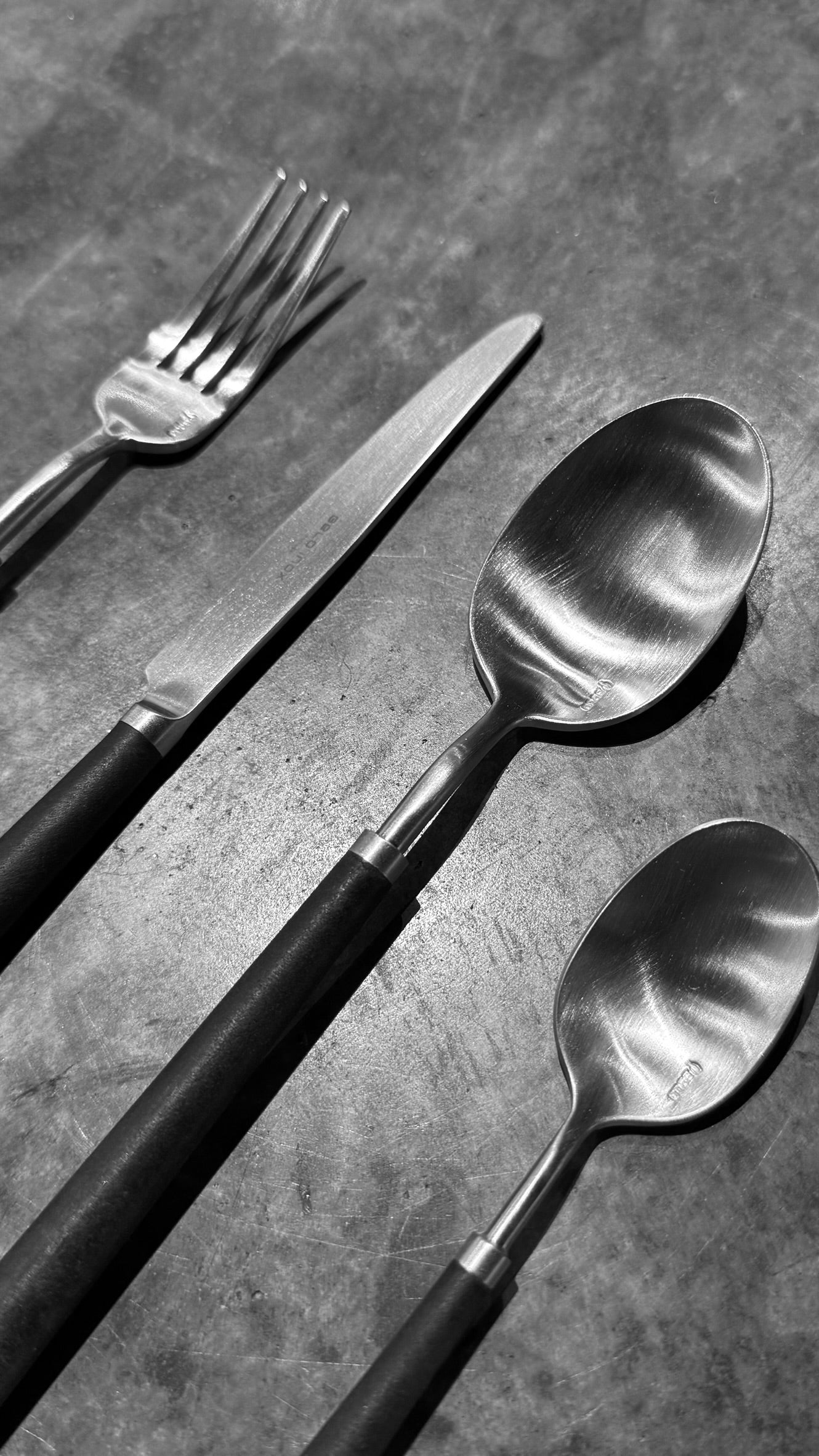 Scapa Home bestek 'Grigio' in staal en zwart