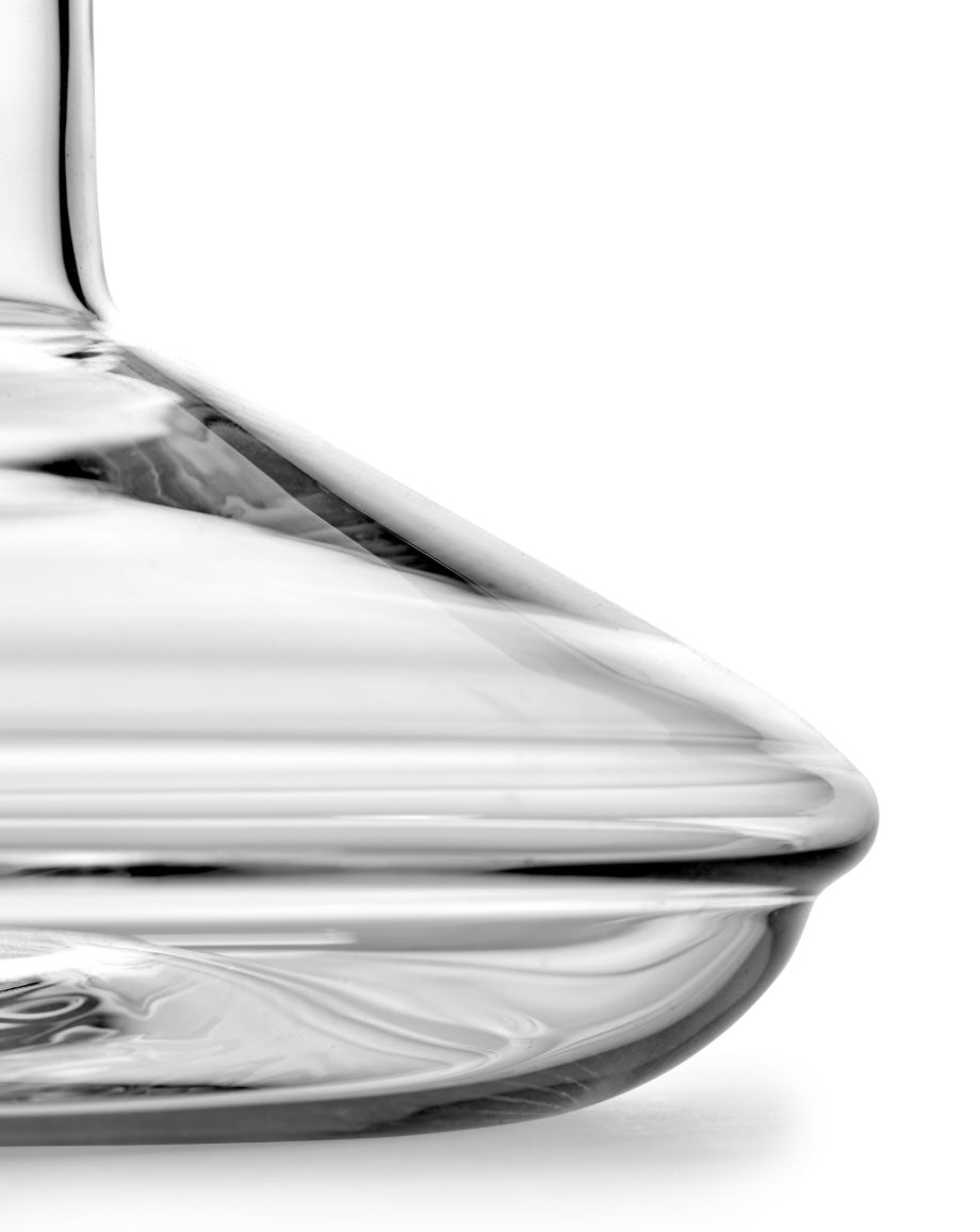 Serax by Kelly Wearstler decanter  â€˜Dune' detail
