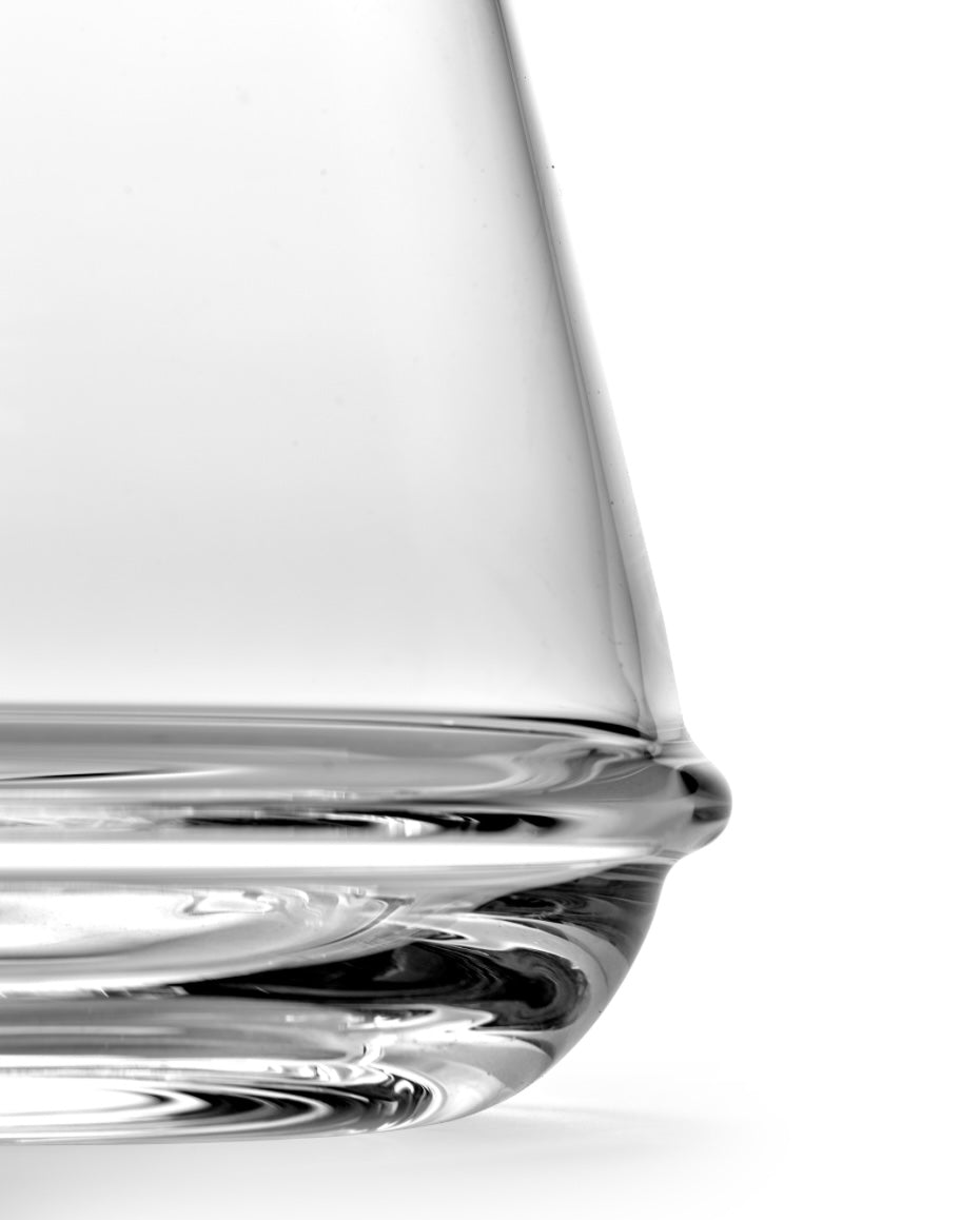 Serax by Kelly Wearstler decanter ‘Dune' detail Serax by Kelly Wearstler decanter ‘Dune' detail
