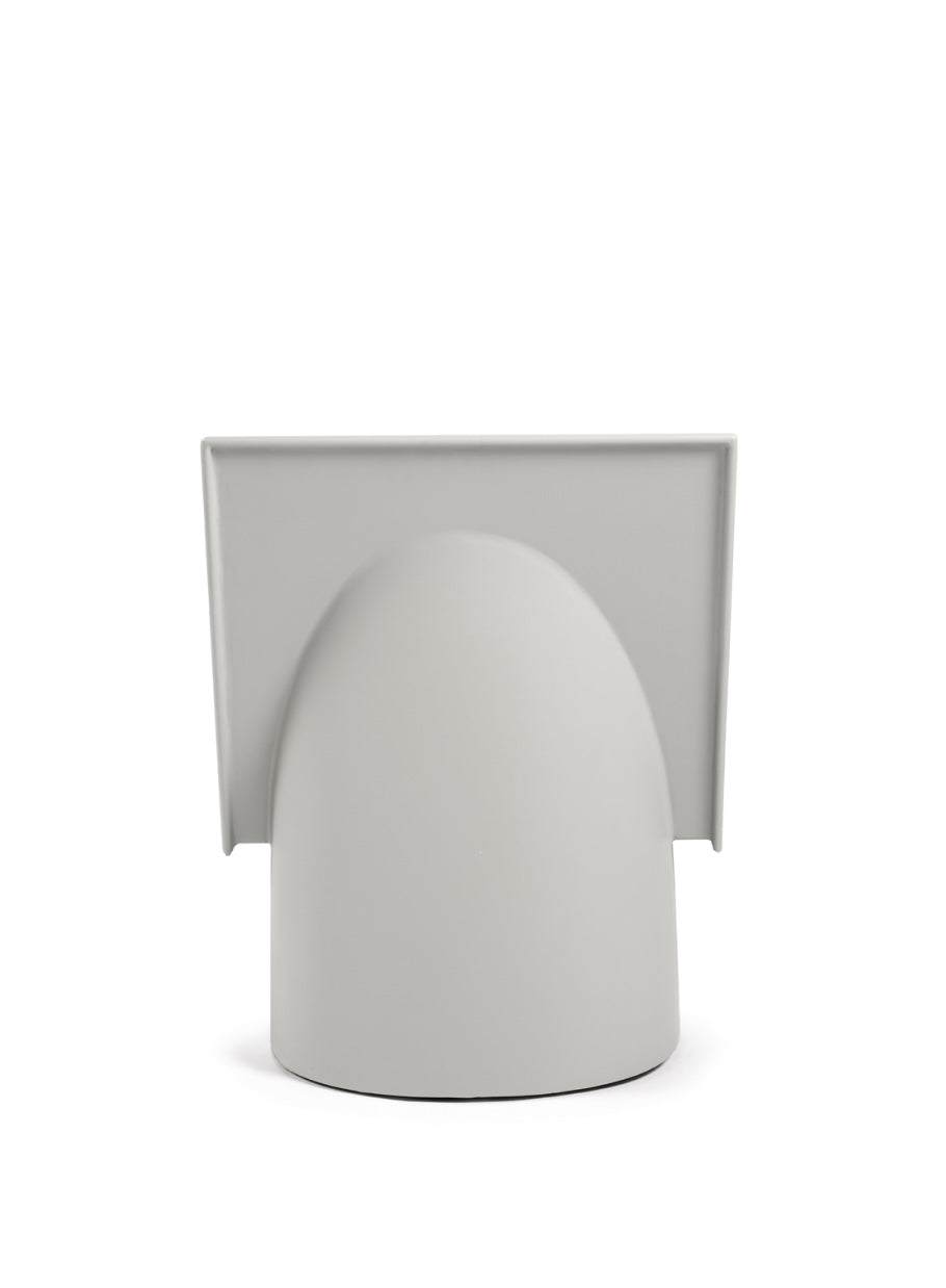 Serax by Marie Michielssen outdoor loungestoel 'Valerie' in licht grijs achteraanzicht