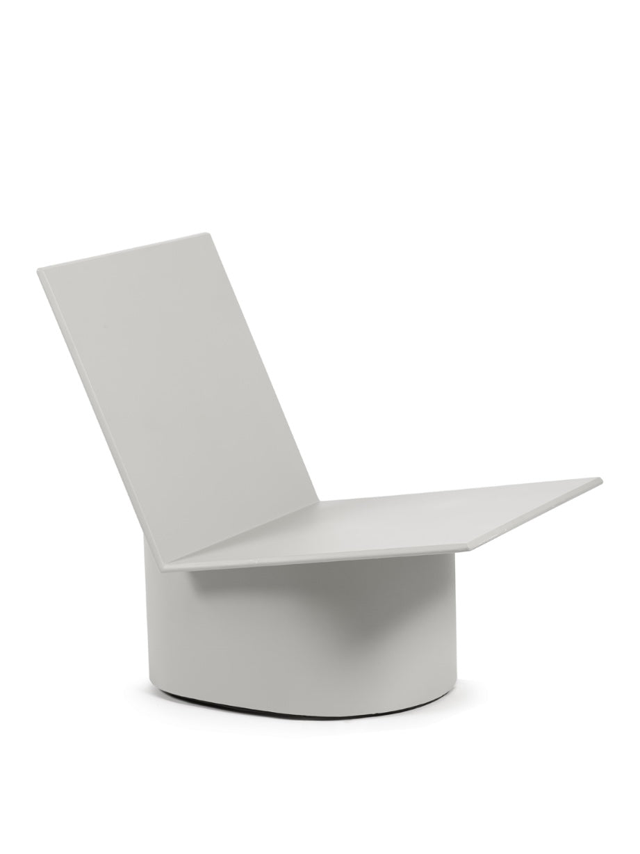 Serax by Marie Michielssen outdoor loungestoel 'Valerie' in licht grijs zijaanzicht