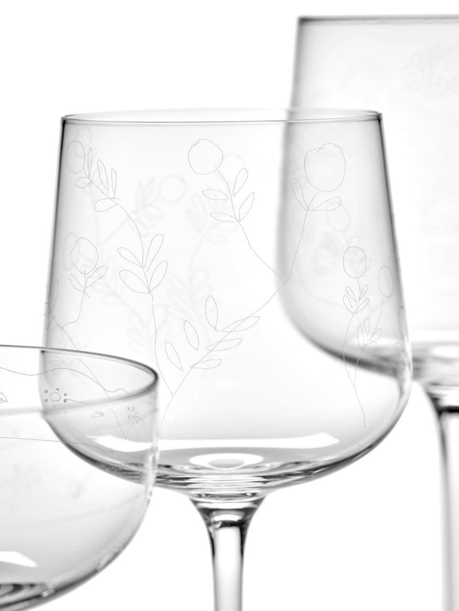 Serax by Marni witte wijnglas 'Mirtillo Tea'2