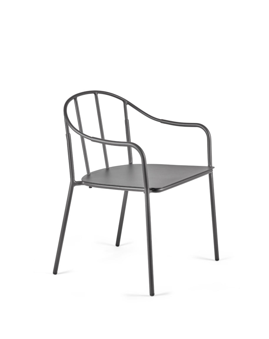 Serax_by_Piet_Boon_outdoor_aluminium_bistro_stoel_met_armleuningen_Patio_in_zwart_zijaanzicht