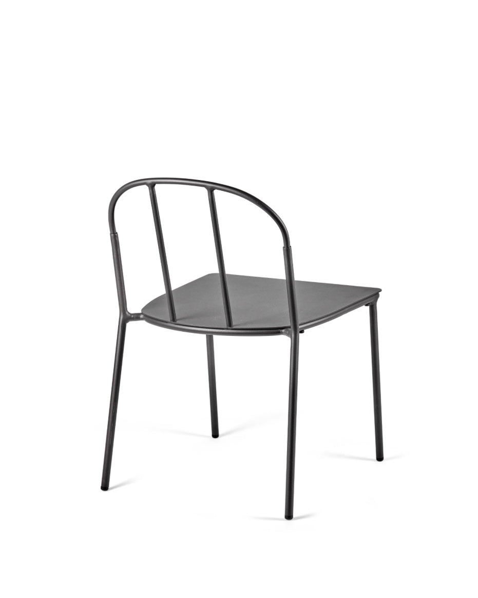 Serax_by_Piet_Boon_outdoor_aluminium_bistro_stoel_zonder_armleuningen_Patio_in_zwart_achteraanzicht