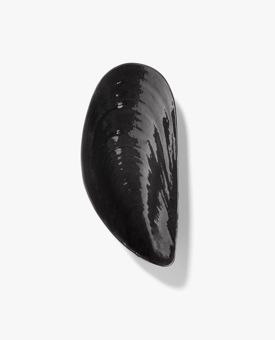 Serax by Wouters en Hendrix zwarte serveerschaal L in de vorm van een mosselschelp