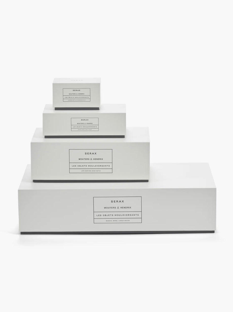 Serax_by_Wouters_en_Hendrix_zwarte_serveerschalen_in_de_vorm_van_een_mosselschelp_kadodozen Serax_by_Wouters_en_Hendrix_zwarte_serveerschalen_in_de_vorm_van_een_mosselschelp_kadodozen