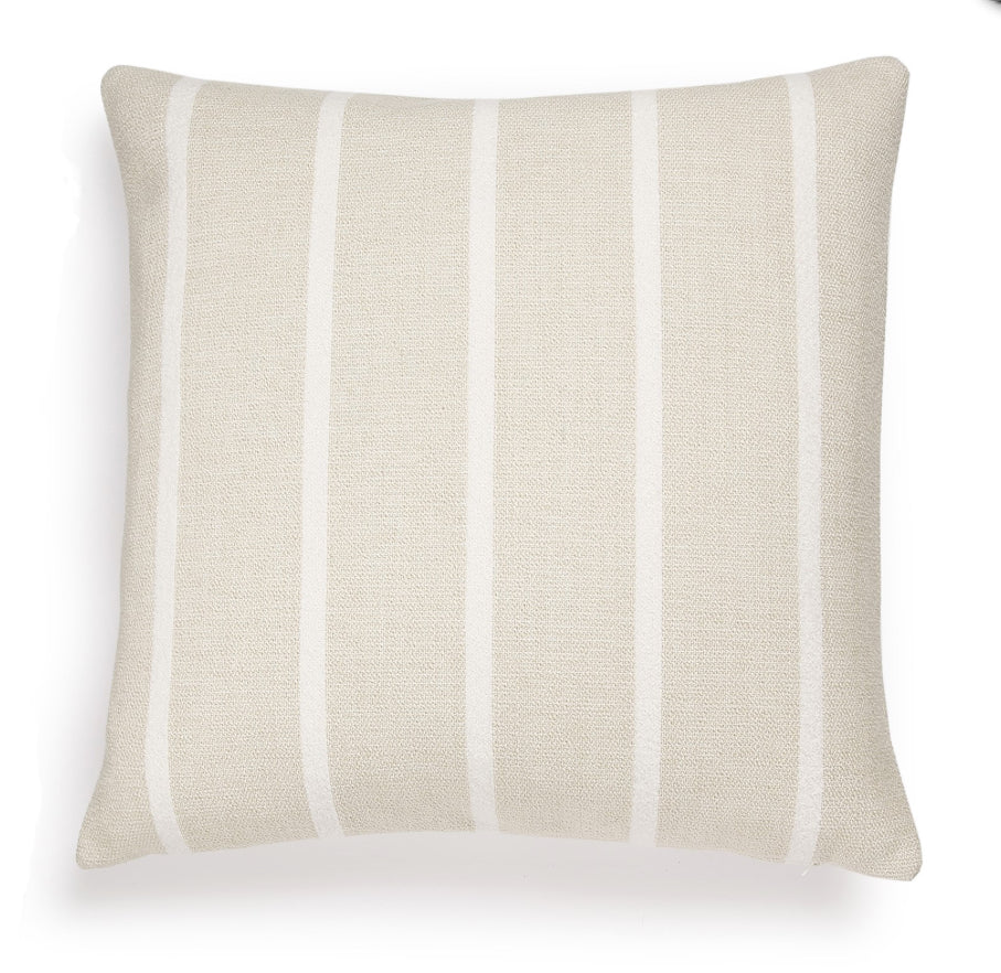 Scapa Home buitenkussen ‘Mateo’ beige met brede witte streep 60 x 60 cm Scapa Home buitenkussen ‘Mateo’ beige met brede witte streep 60 x 60 cm