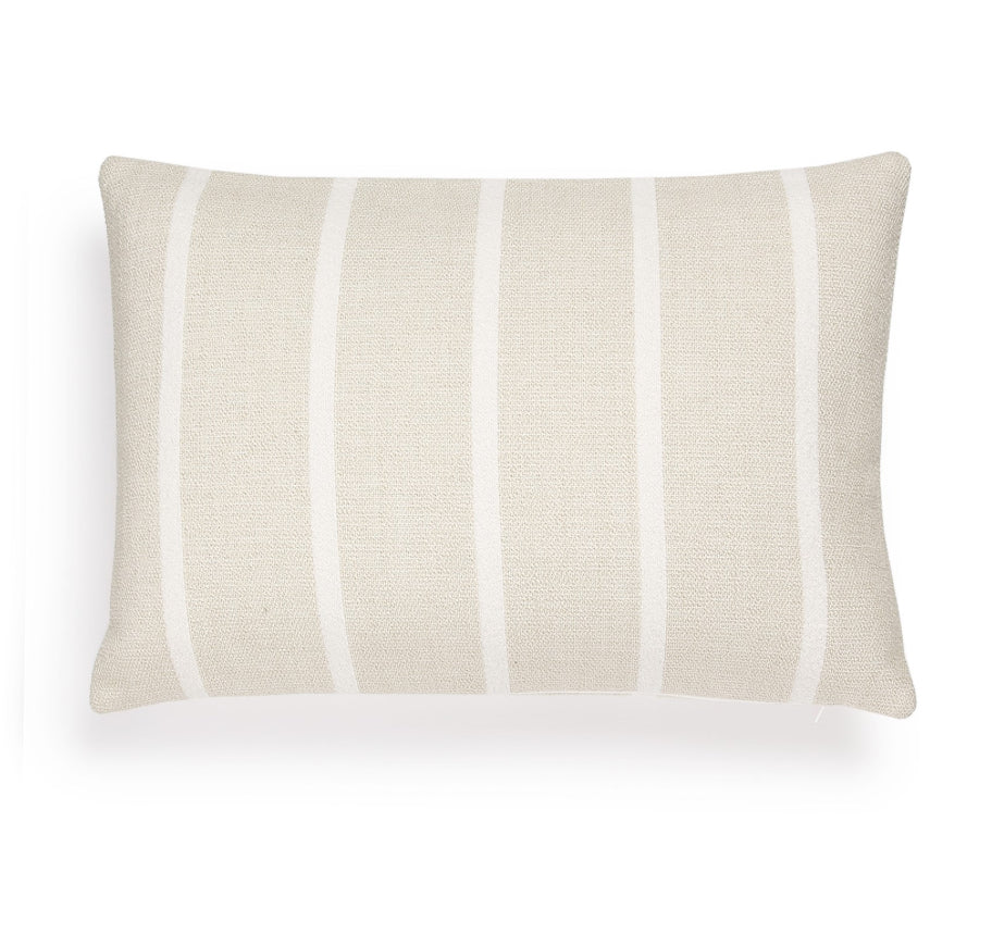 Scapa Home langwerpig buitenkussen â€˜Mateoâ€™ beige met witte streep 40 x 60 cm