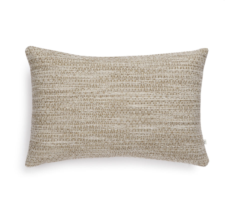 Scapa Home langwerpig buitenkussen â€˜Pula' birdseye patroon in zand 40 x 60 cm