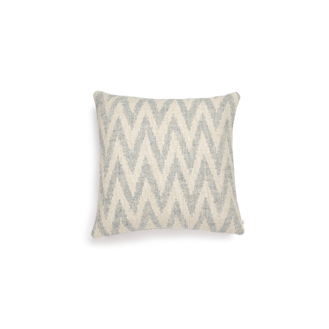 Scapa Home sierkussen ‘Lido’ in licht blauw visgraat patroon 50 x 50 cm Scapa Home sierkussen ‘Lido’ in licht blauw visgraat patroon 50 x 50 cm