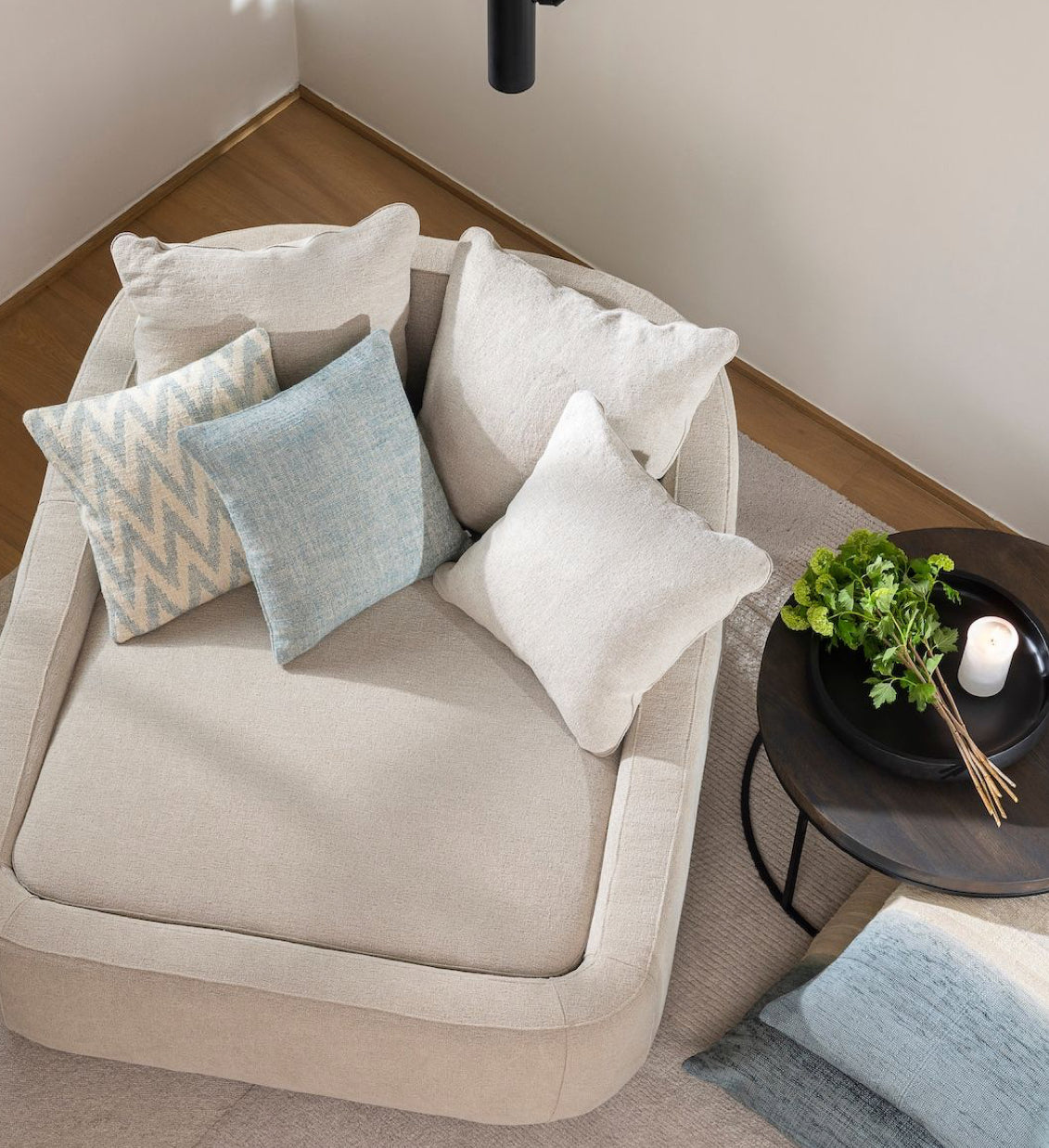 Scapa Home sierkussen ‘Lido’ in lichtblauw visgraat patroon 50 x 50 cm Scapa Home sierkussen ‘Lido’ in lichtblauw visgraat patroon 50 x 50 cm