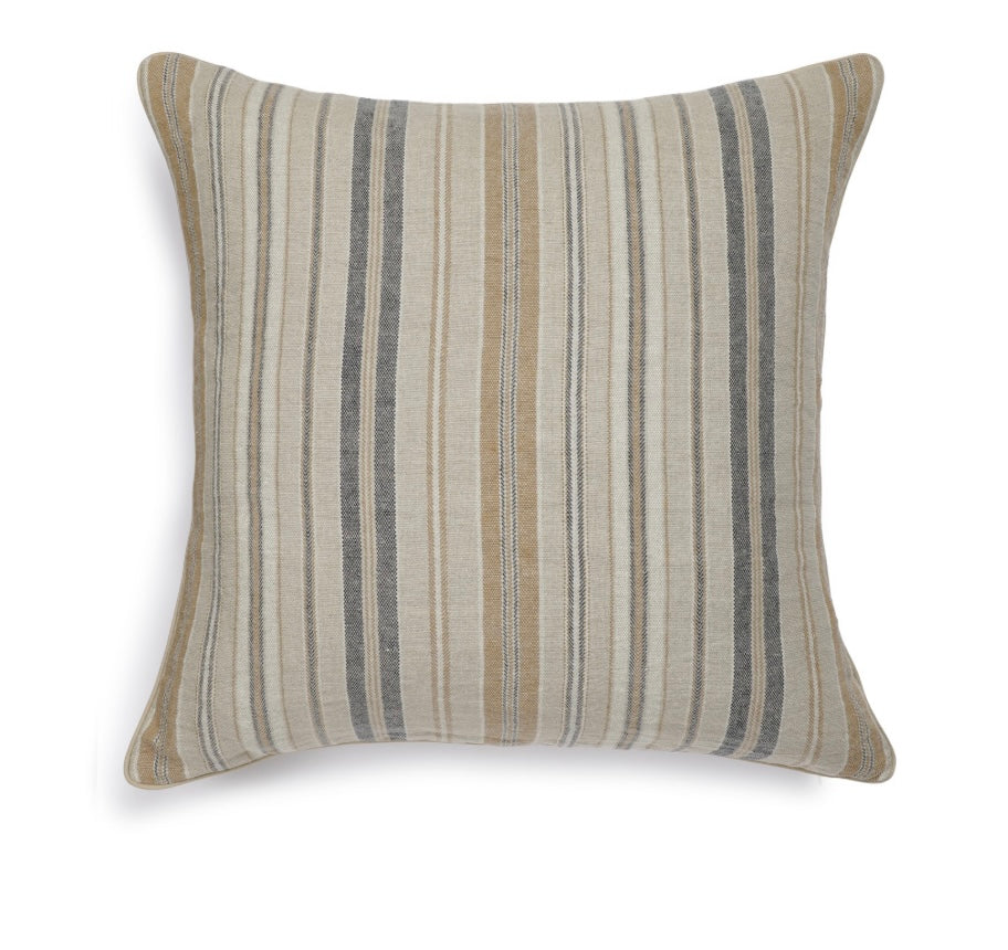 Scapa Home sierkussen â€˜Riadâ€™ streep in zwart en camel 60 x 60 cm