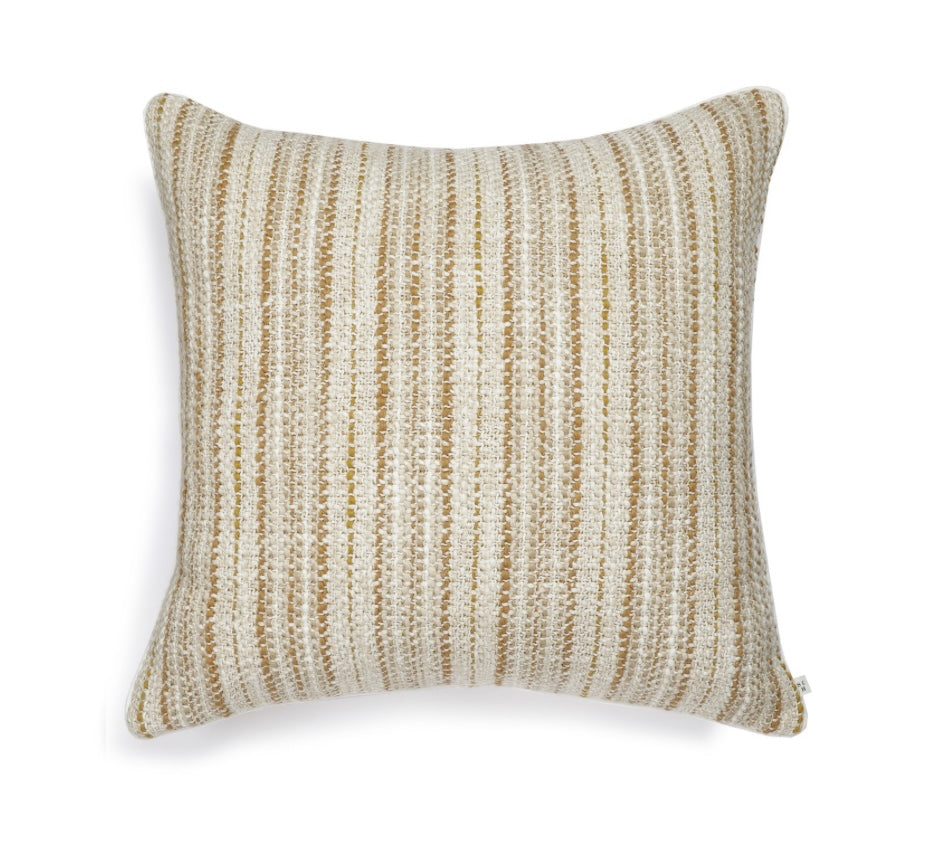 Scapa Home sierkussen ‘Zahora’ in zand met camel streep 60 x 60 cm Scapa Home sierkussen ‘Zahora’ in zand met camel streep 60 x 60 cm