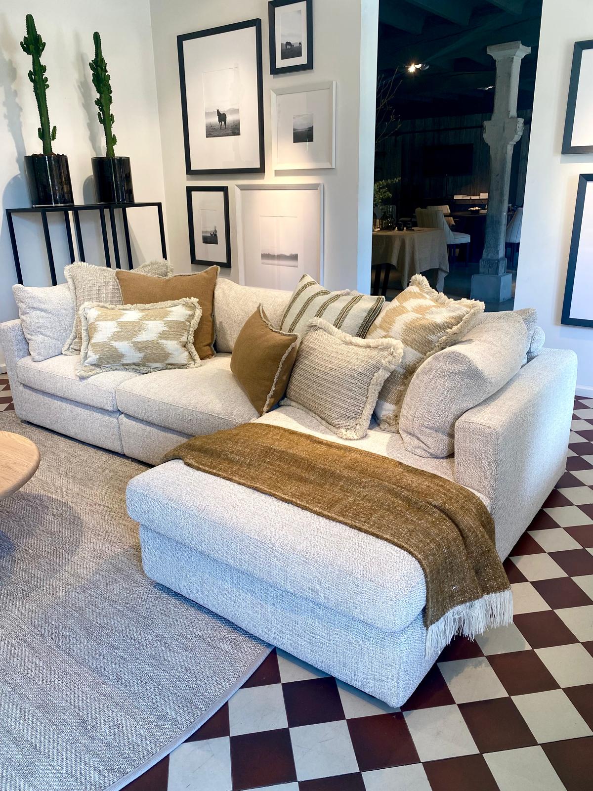 Scapa Home plaid â€˜Oasis' in camel kleur met off-white franjes