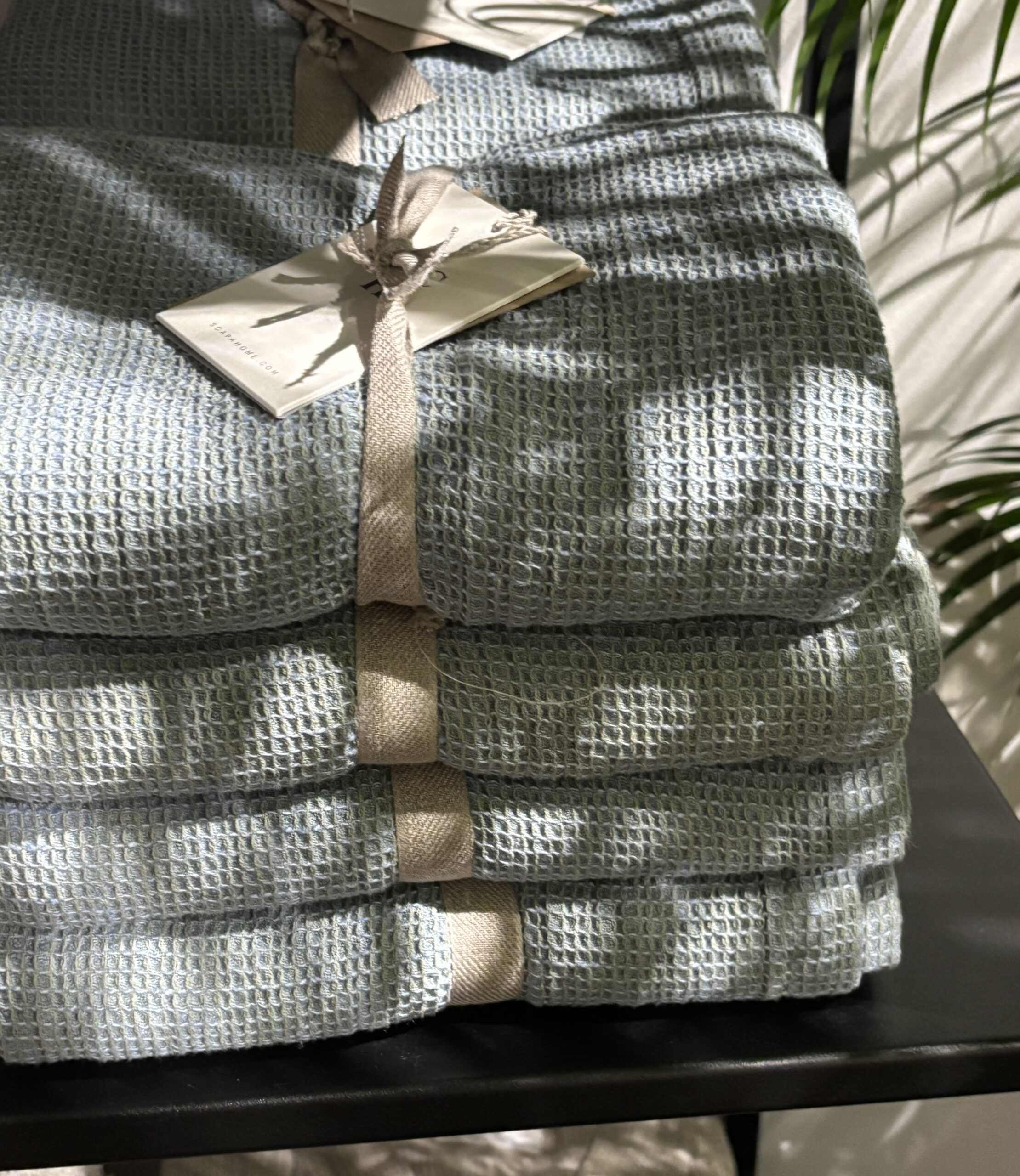 Scapa Home handdoeken 'Honeycomb' in kiezelgrijs Scapa Home handdoeken 'Honeycomb' in kiezelgrijs