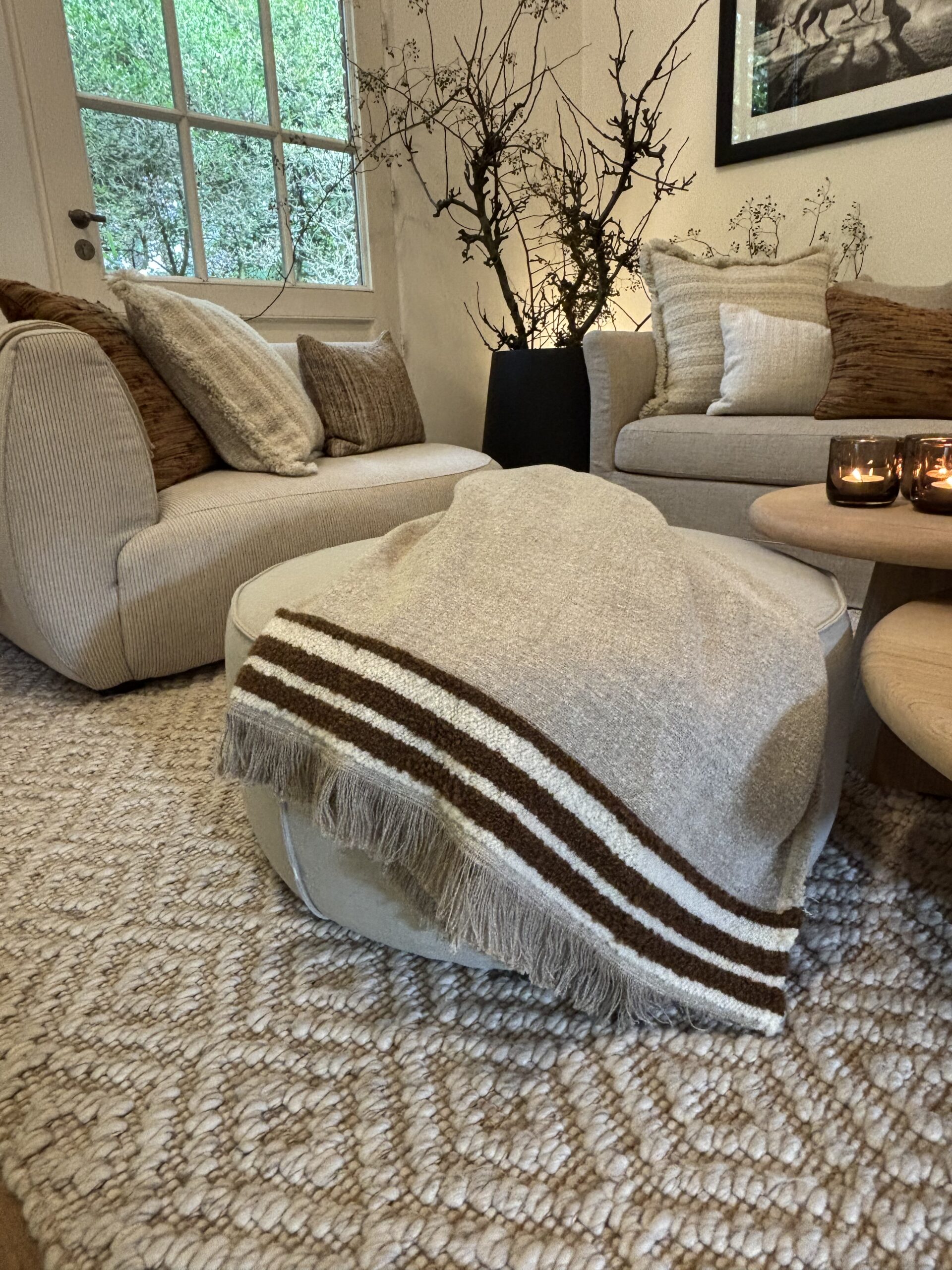 Scapa Home plaid Bran in zand met caramel streep Scapa Home plaid Bran in zand met caramel streep en sierkussen Tawny in caramel