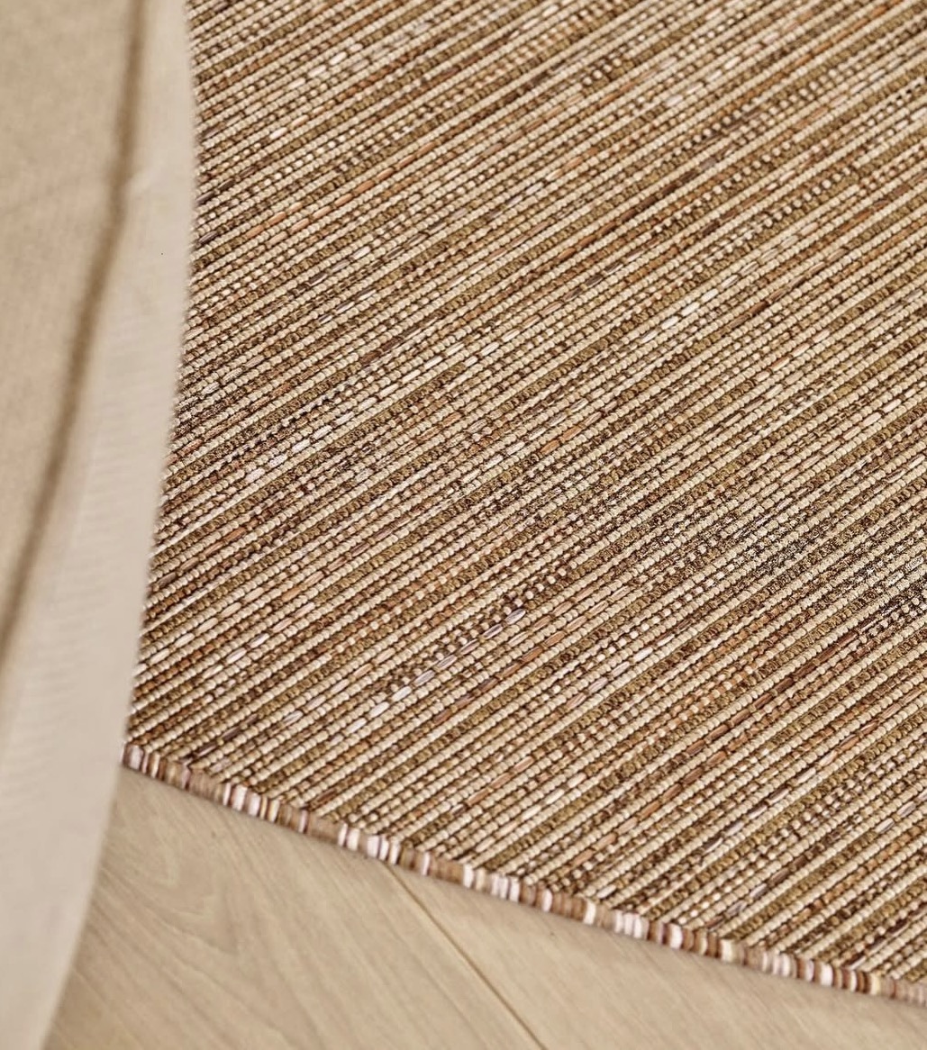 Scapa Home buiten vloerkleed ‘Terrano’ in caramel met zand randafwerking Scapa Home buiten vloerkleed ‘Terrano’ in caramel met zand randafwerking