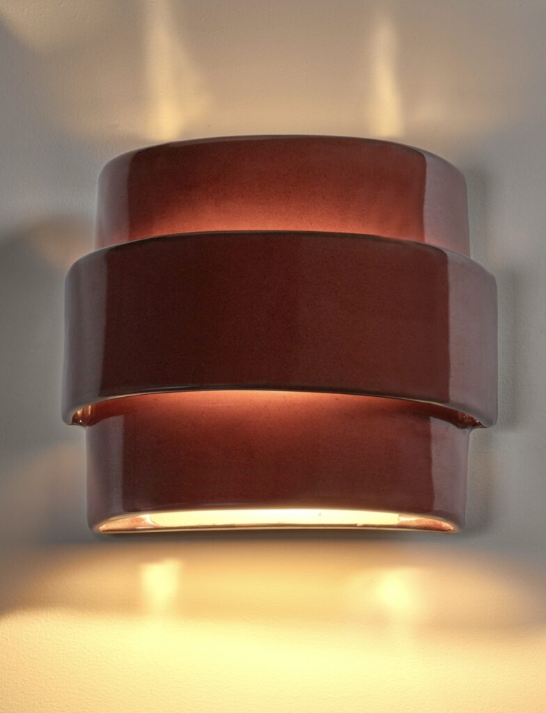 Serax by Anita Le Grelle keramische wandlamp 'James' in roest rood met lamp aan