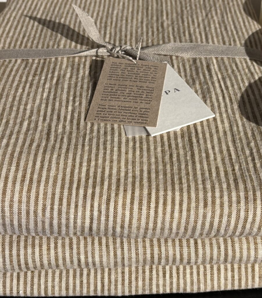 Scapa Home tafellaken 'Raya' in bruin streepje