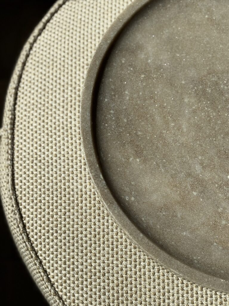 Scapa Home grote schaal ‘Spangle' in beige marmer zoom