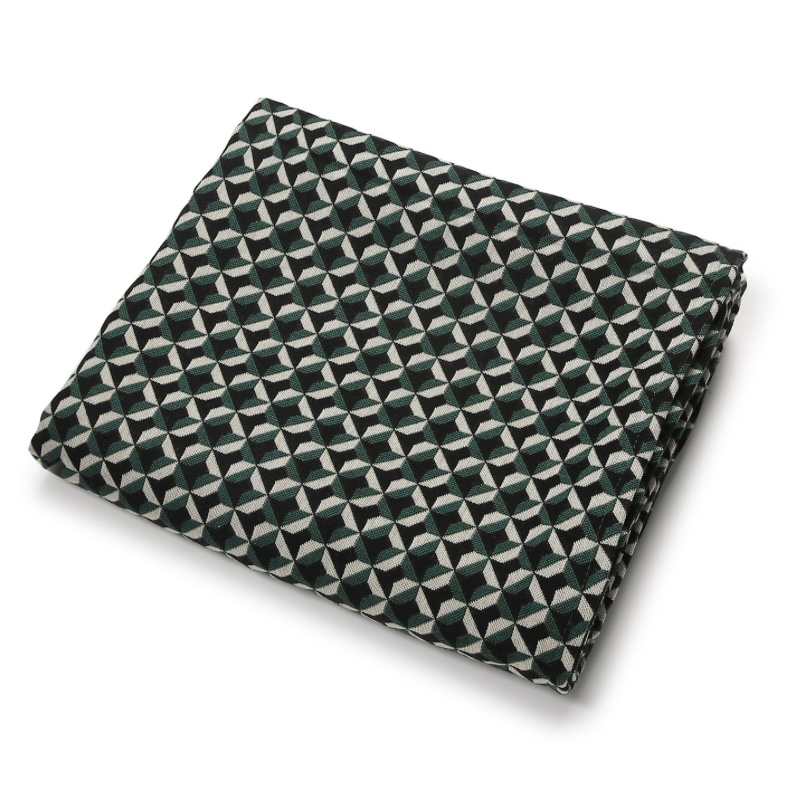 Plaid 'Dundee' van Scapa Home met grafisch patroon in flessengroen 150 x 240 cm